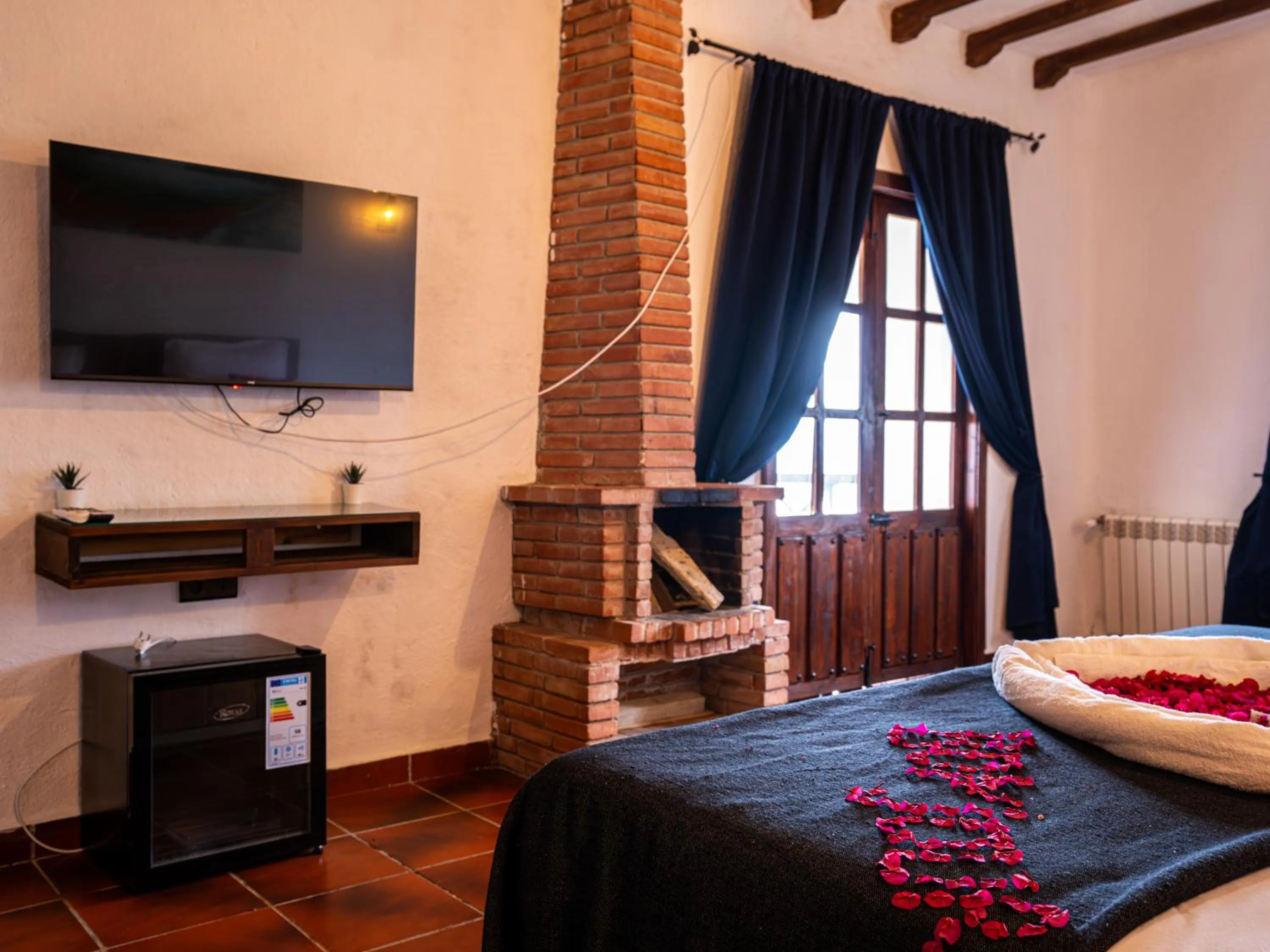 Bedroom, Bed in Resort Hotel El Cortijo & Spa