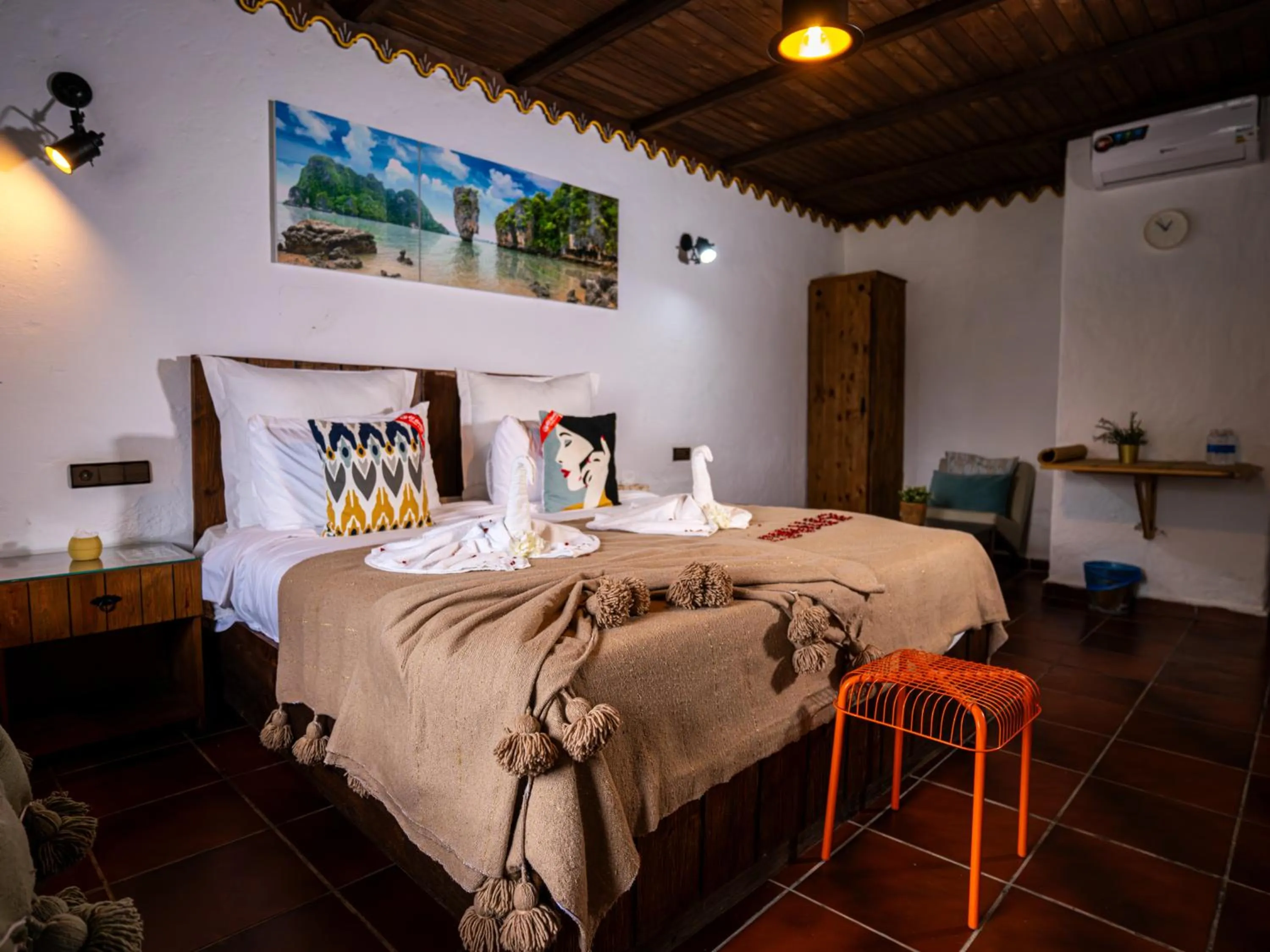 Bed in Resort Hotel El Cortijo & Spa