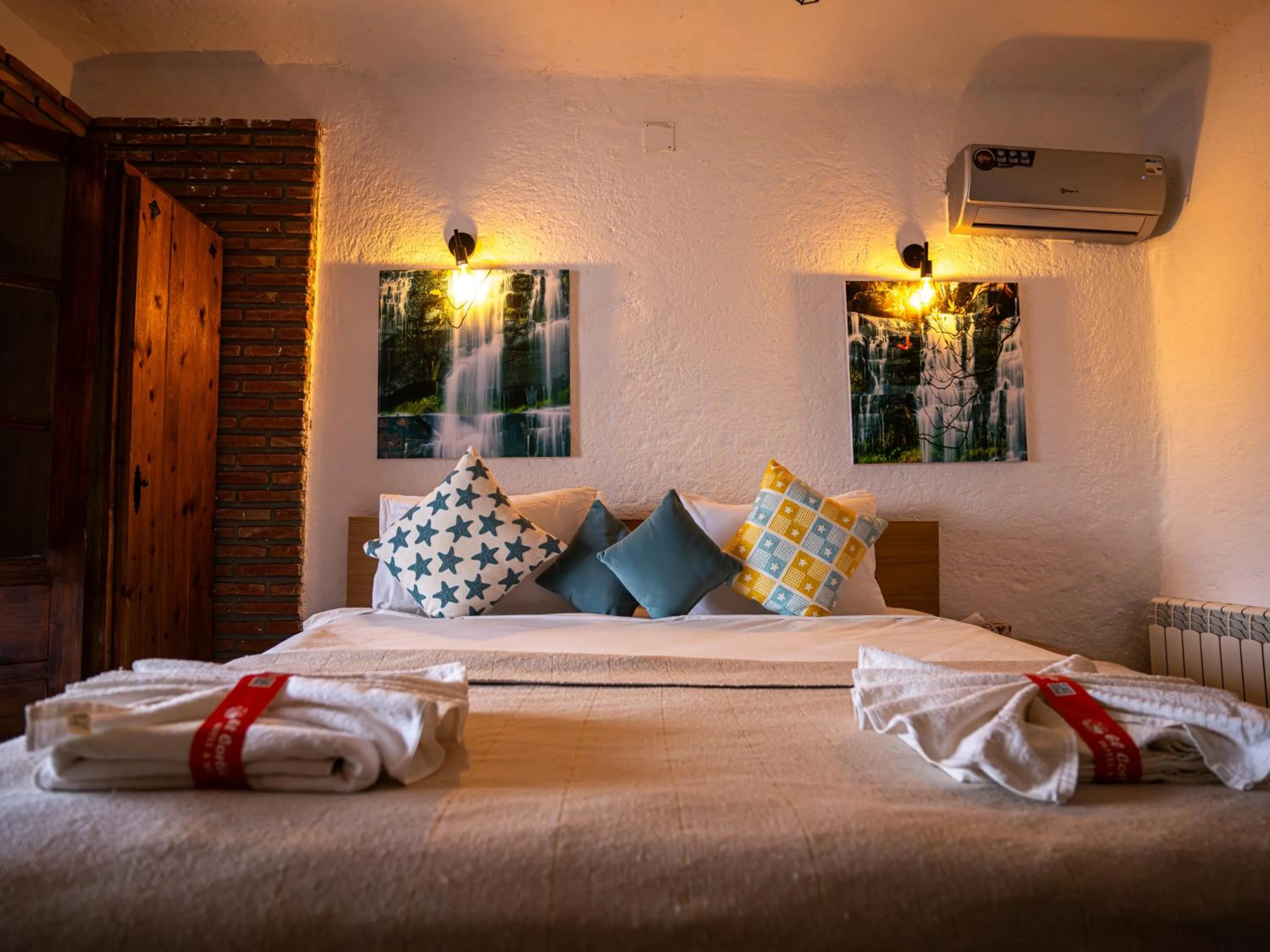 Bed in Resort Hotel El Cortijo & Spa