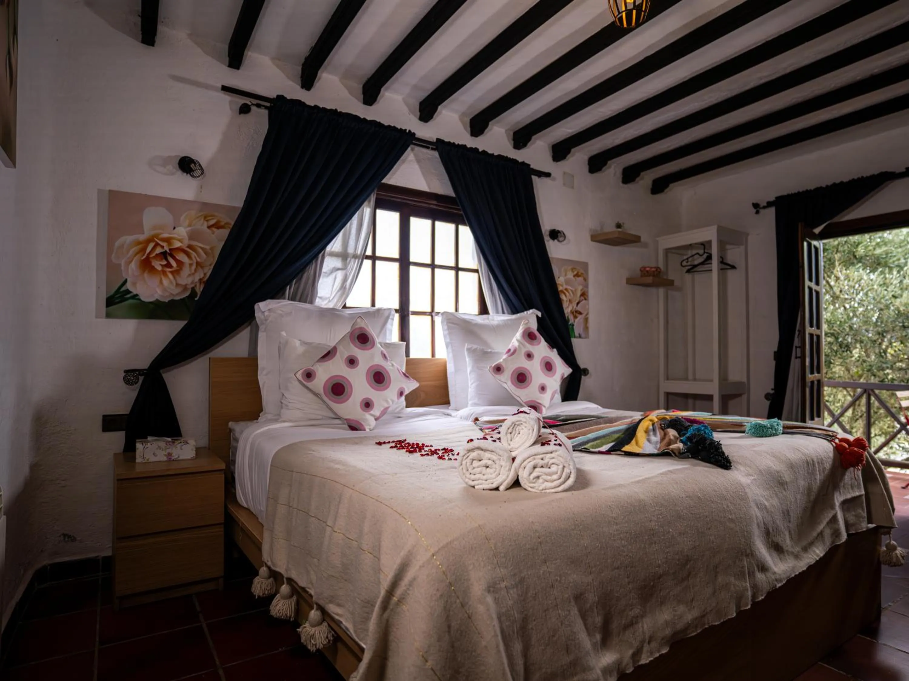 Bed in Resort Hotel El Cortijo & Spa