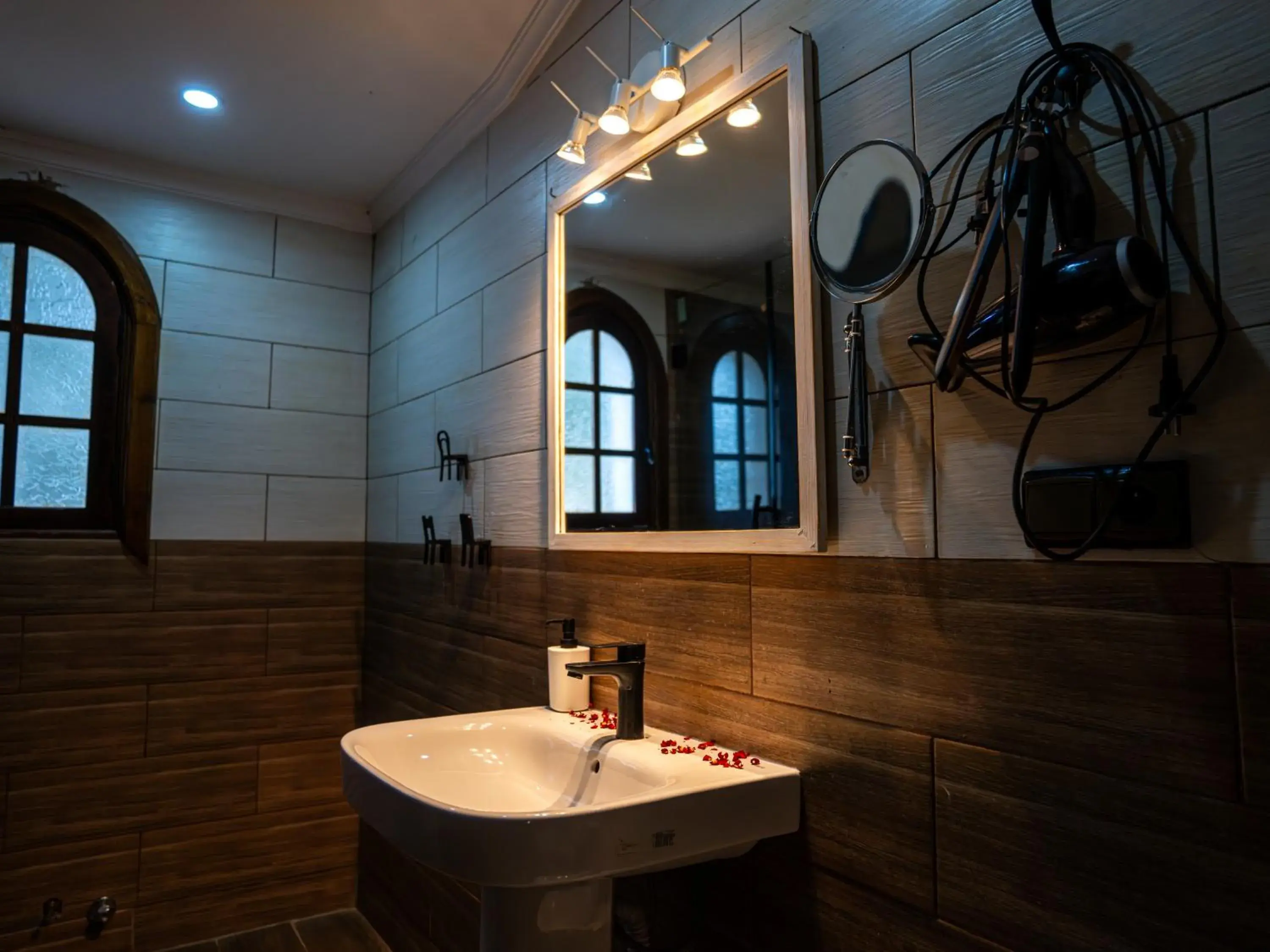 Bathroom in Resort Hotel El Cortijo & Spa Bathroom in Resort Hotel El Cortijo & Spa