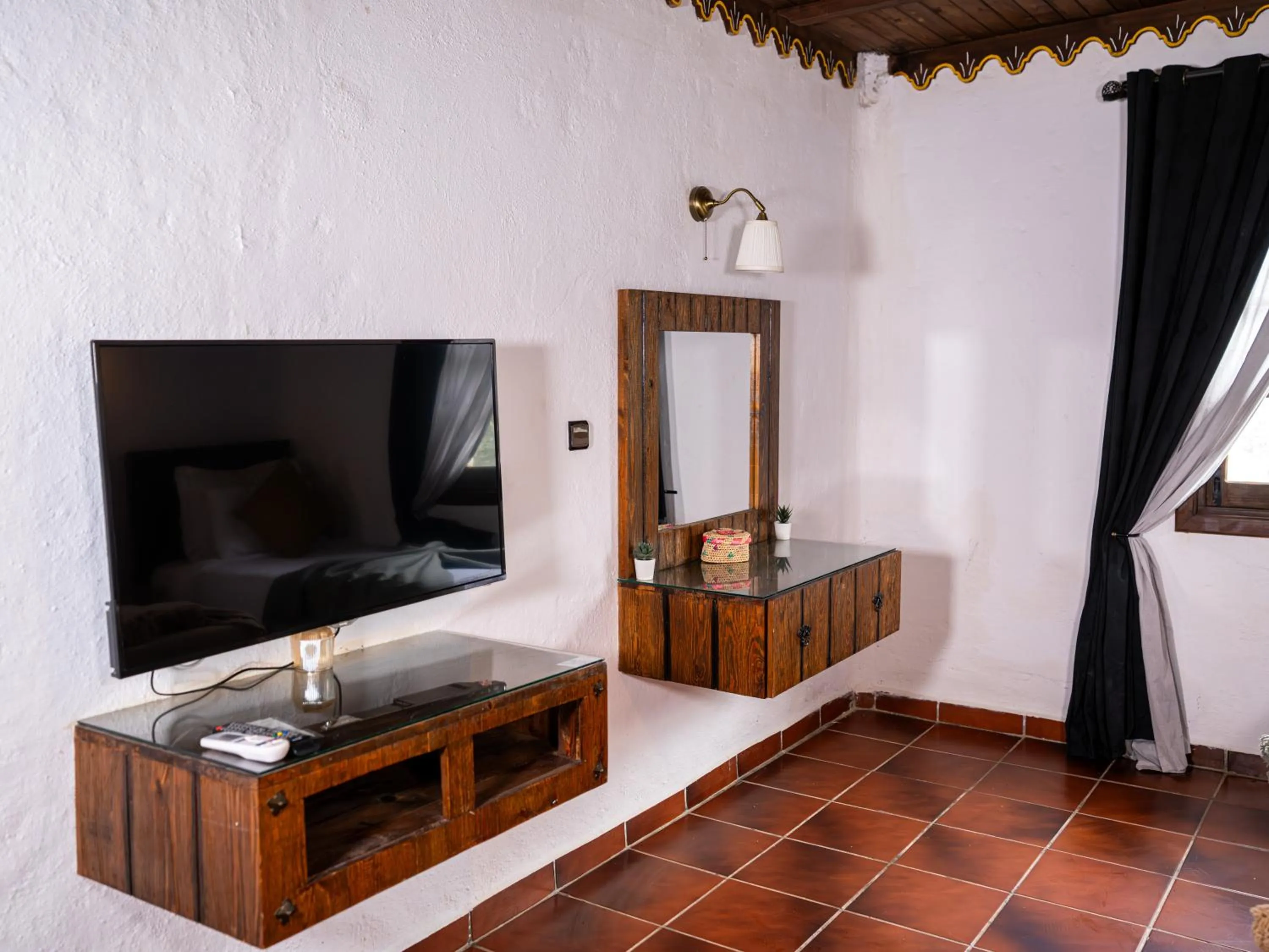 TV and multimedia in Resort Hotel El Cortijo & Spa