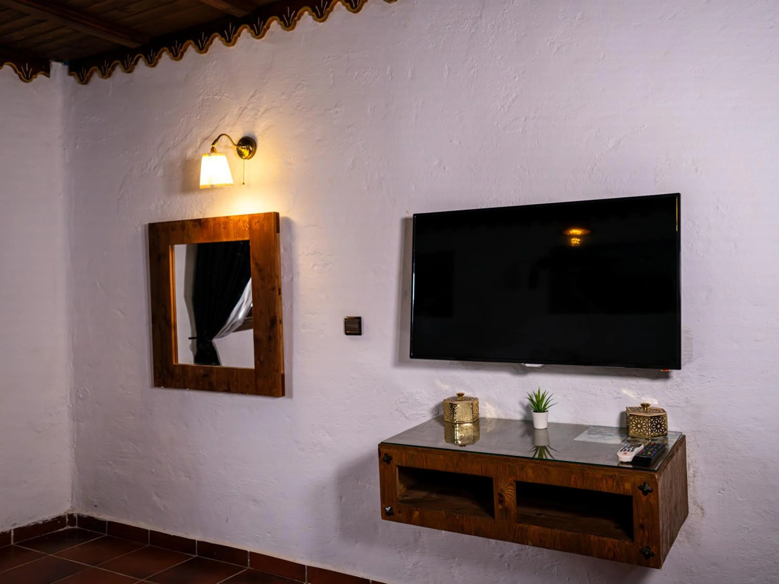 TV and multimedia in Resort Hotel El Cortijo & Spa