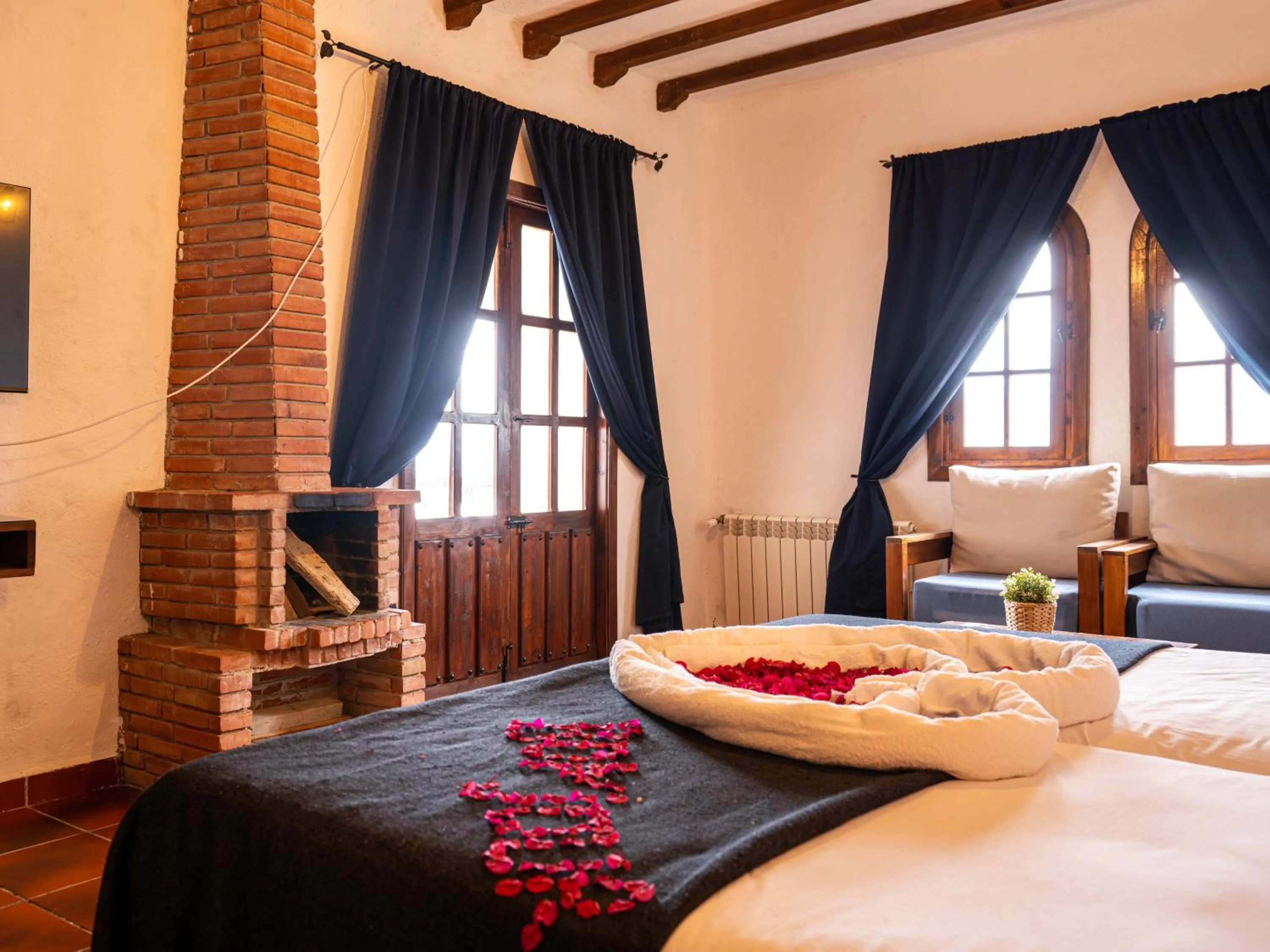 Bedroom, Bed in Resort Hotel El Cortijo & Spa