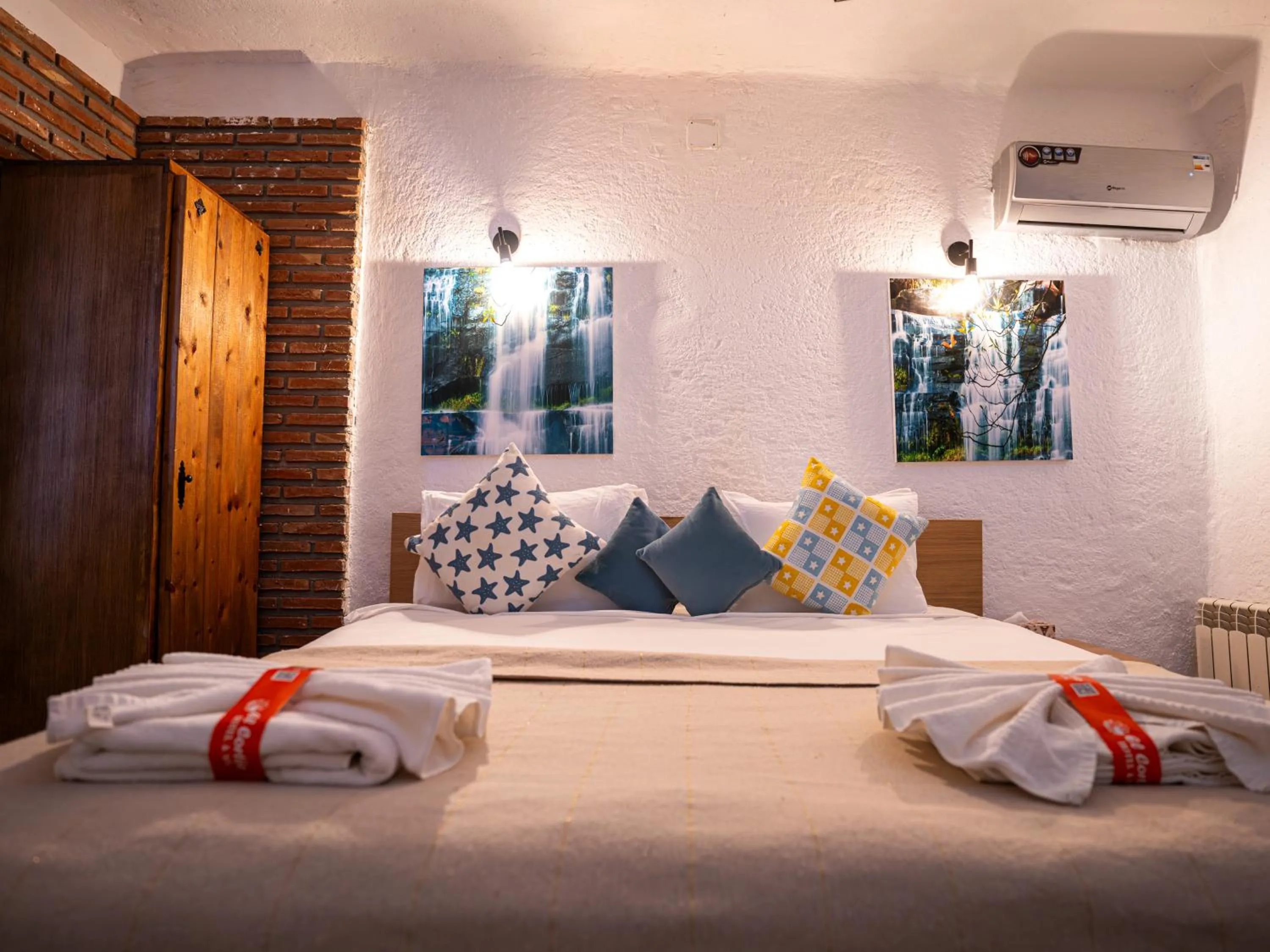 Bed in Resort Hotel El Cortijo & Spa