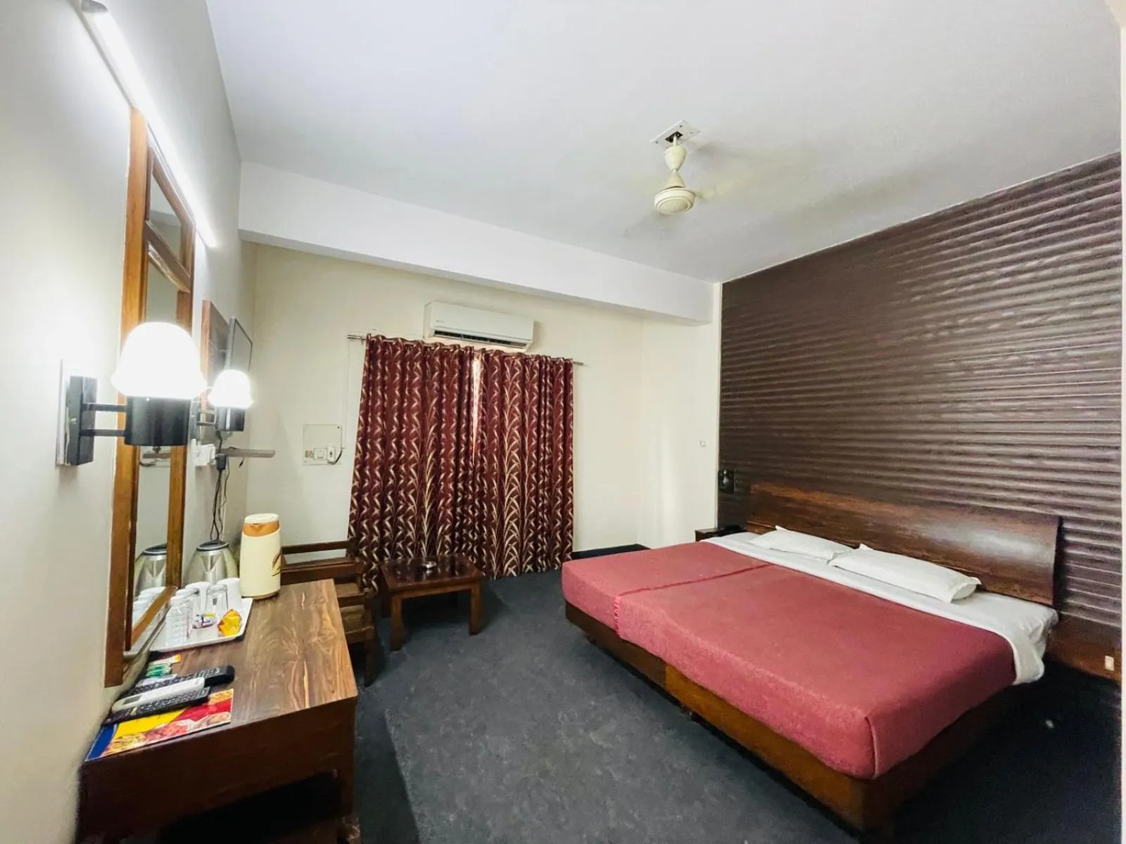 Bed in Gautam Hotel