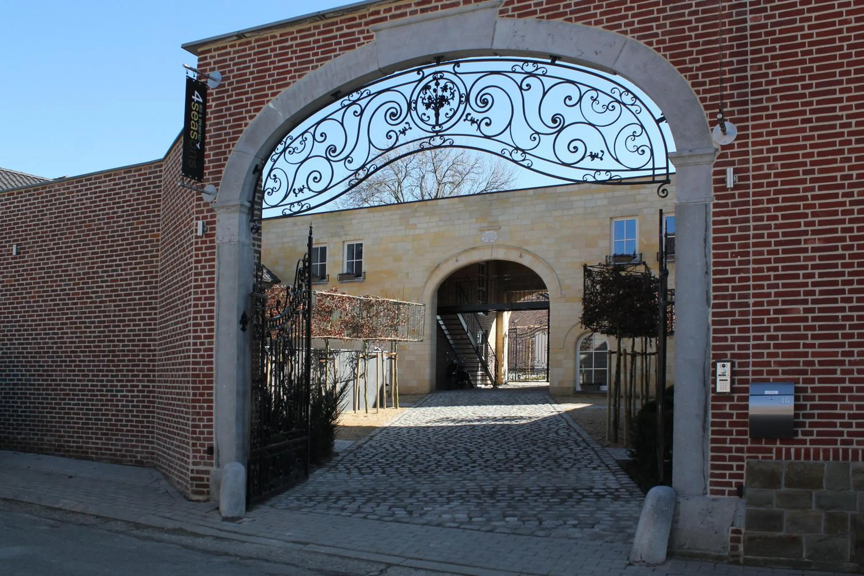 Facade/entrance in B&B 4 Seasons