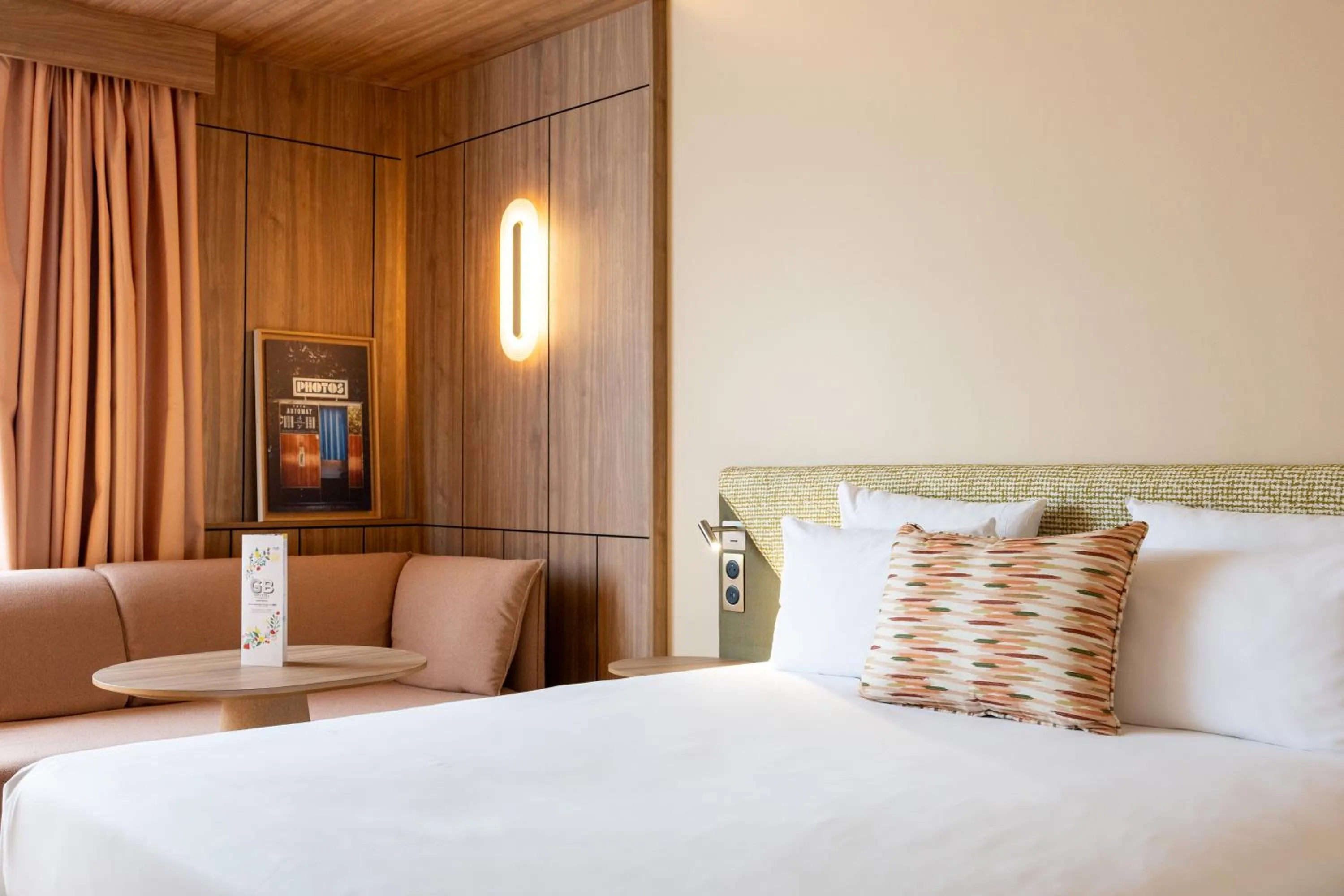 Bedroom, Bed in Novotel Toulouse Purpan Aéroport