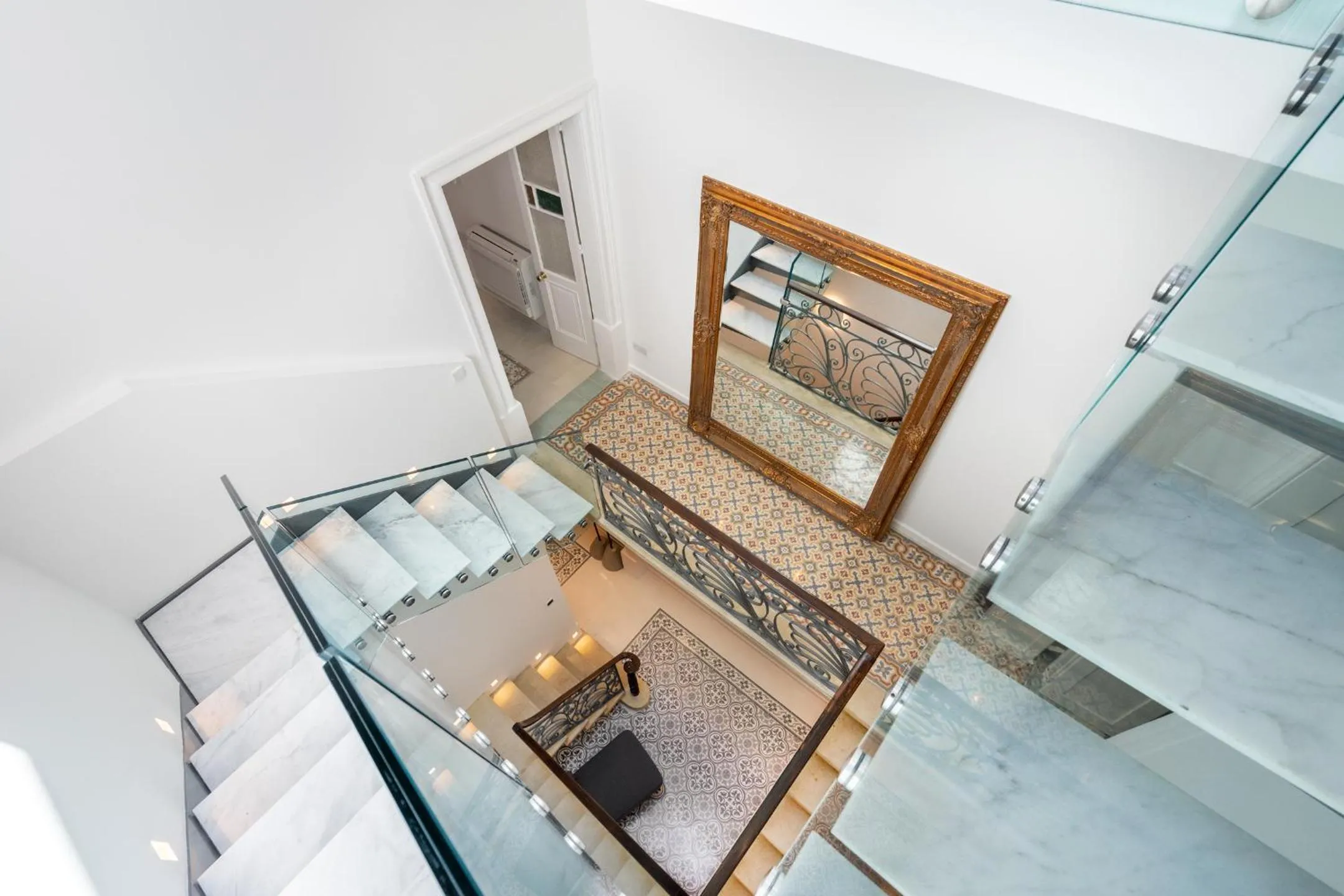 Area and facilities in Amazing Art Deco Villa 150m to sea with Daily Housekeeping