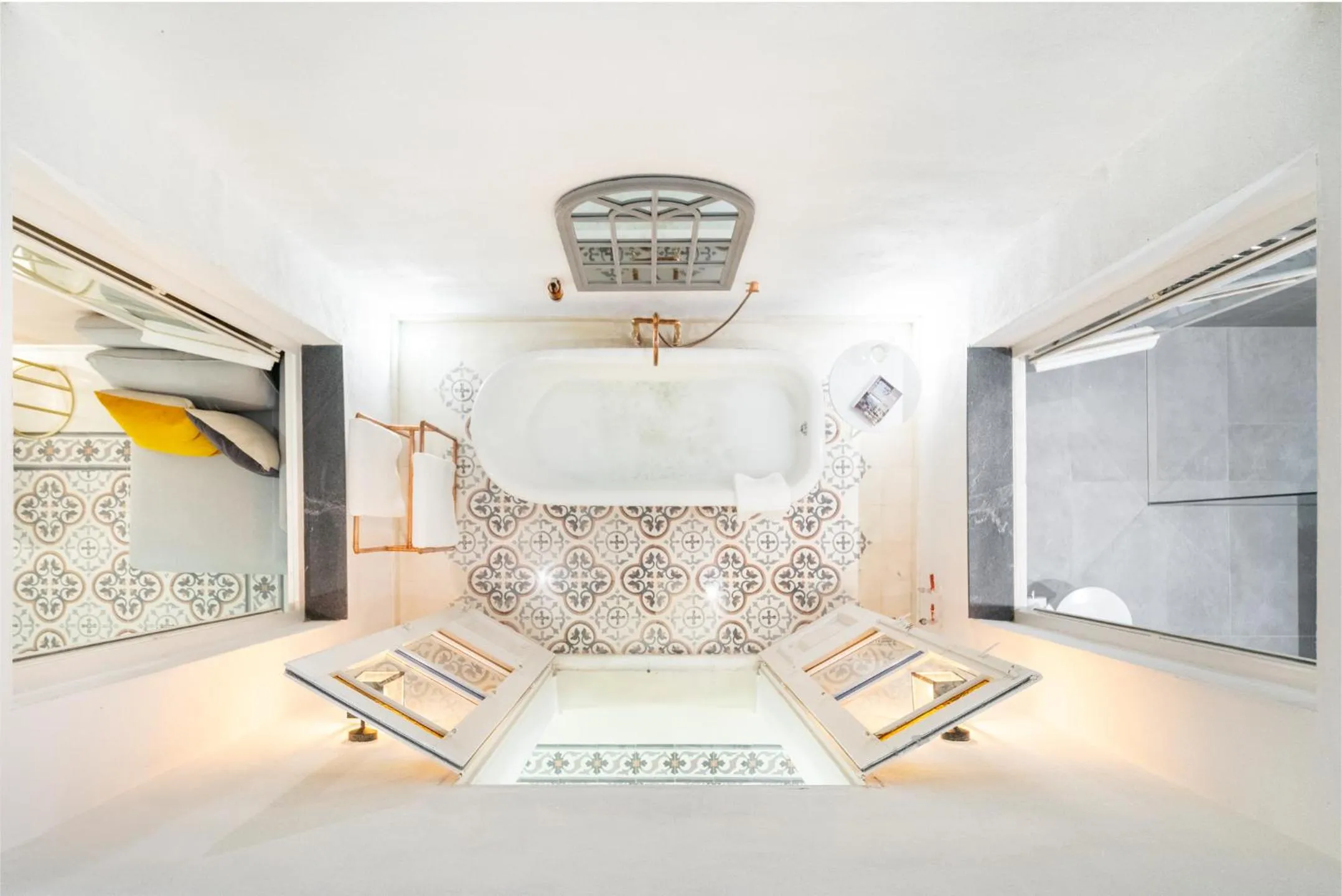Hot Tub in Amazing Art Deco Villa 150m to sea with Daily Housekeeping