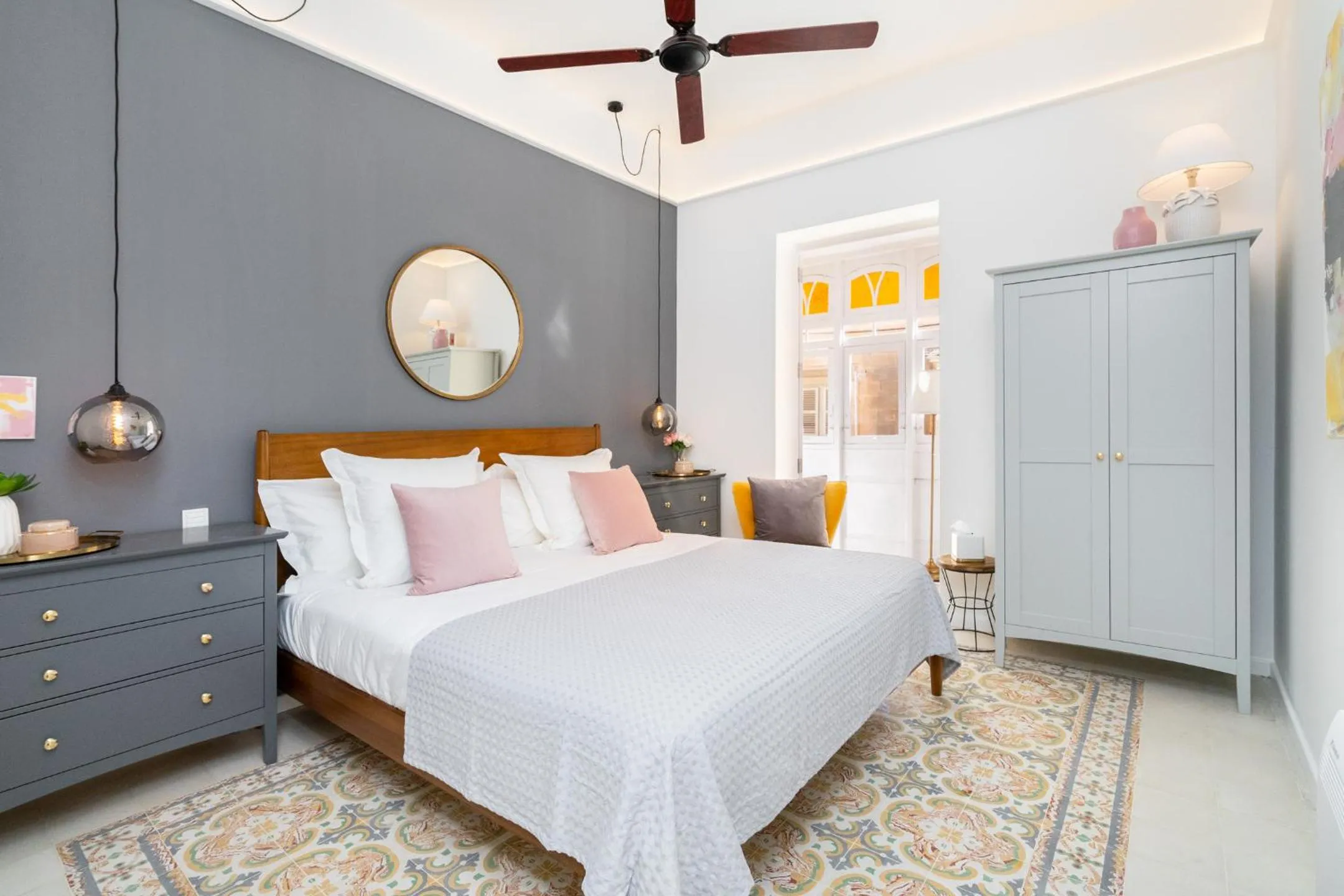 Bed in Amazing Art Deco Villa 150m to sea with Daily Housekeeping