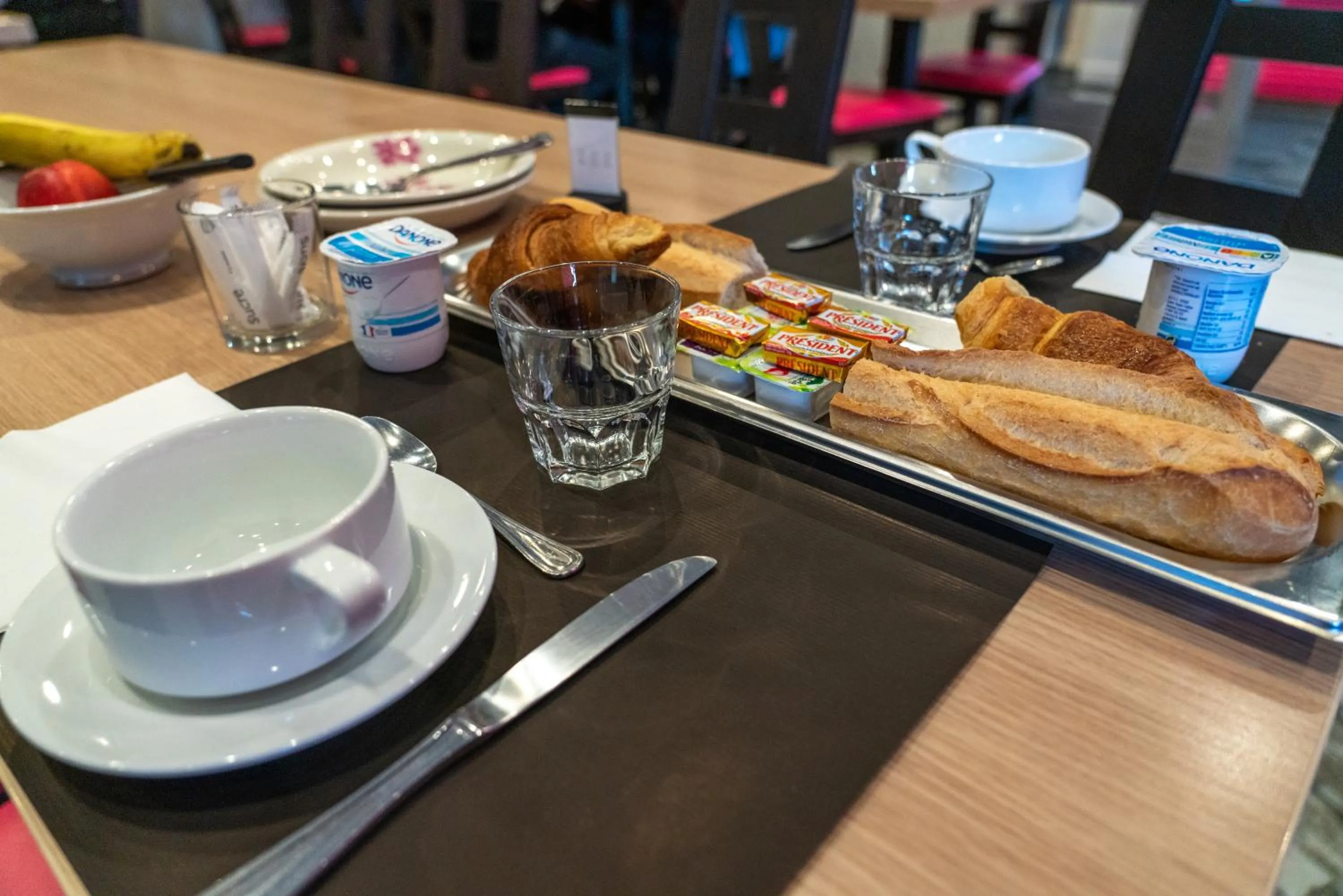 Breakfast in Au Primerose Hôtel