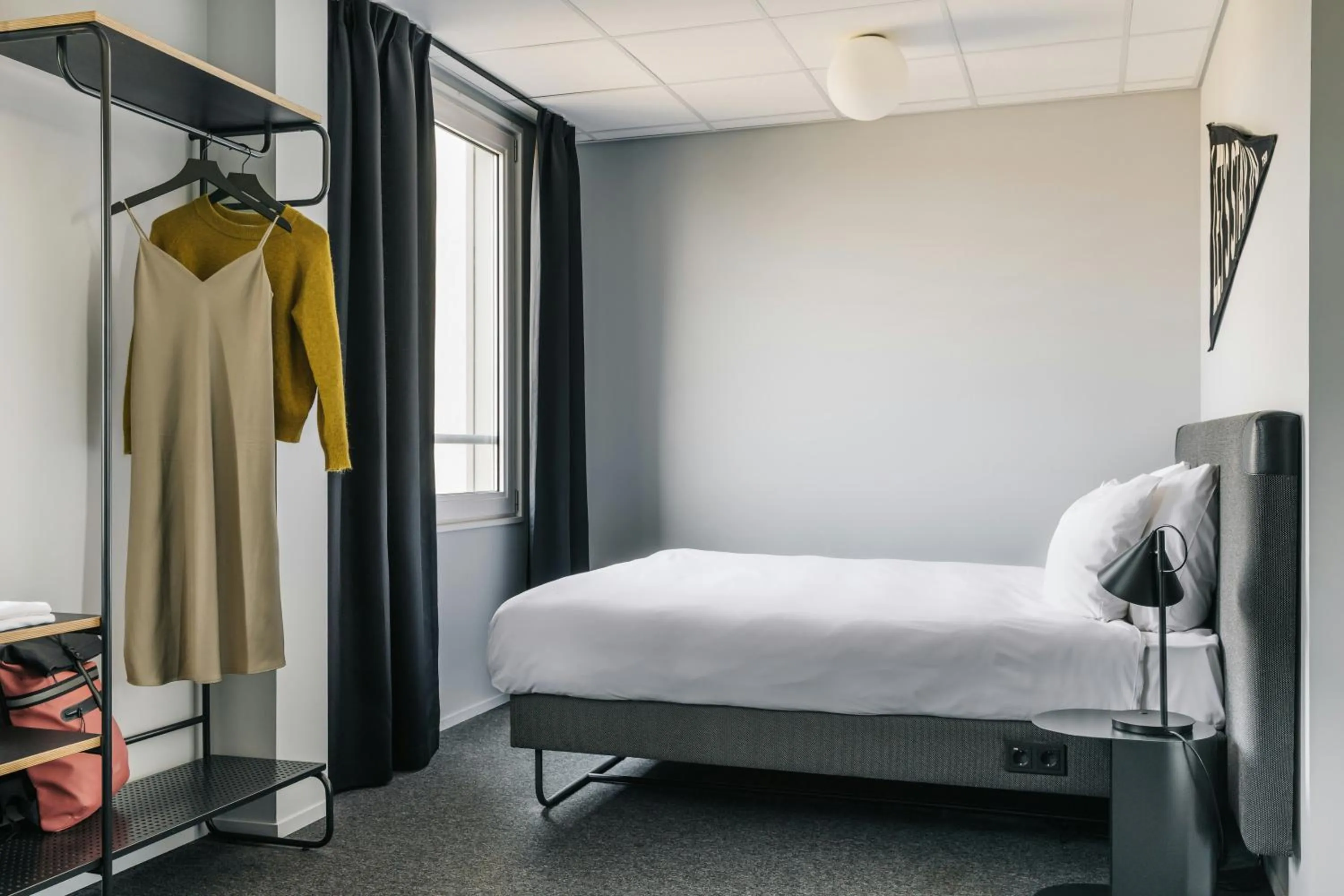 Photo of the whole room, Bed in The Social Hub Rotterdam