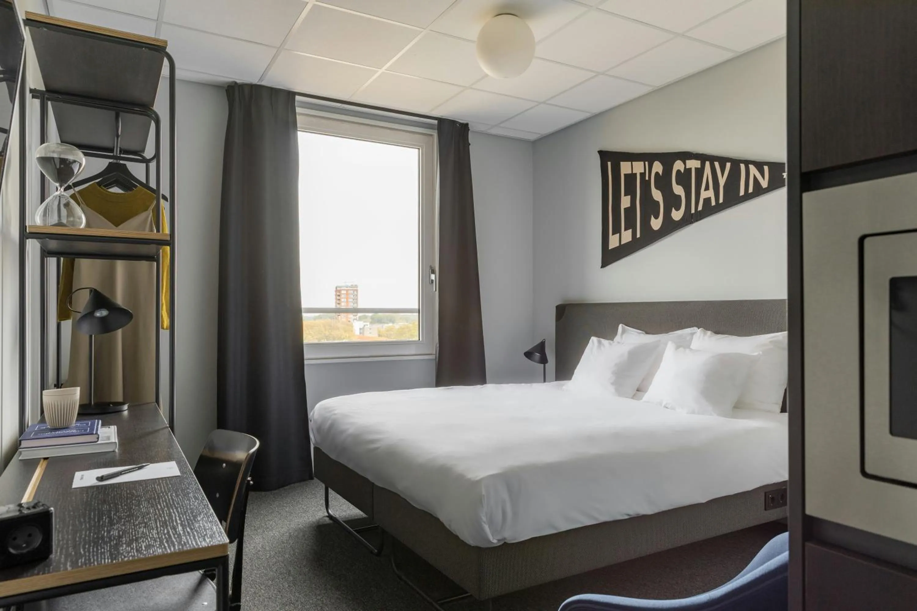 Photo of the whole room, Bed in The Social Hub Rotterdam