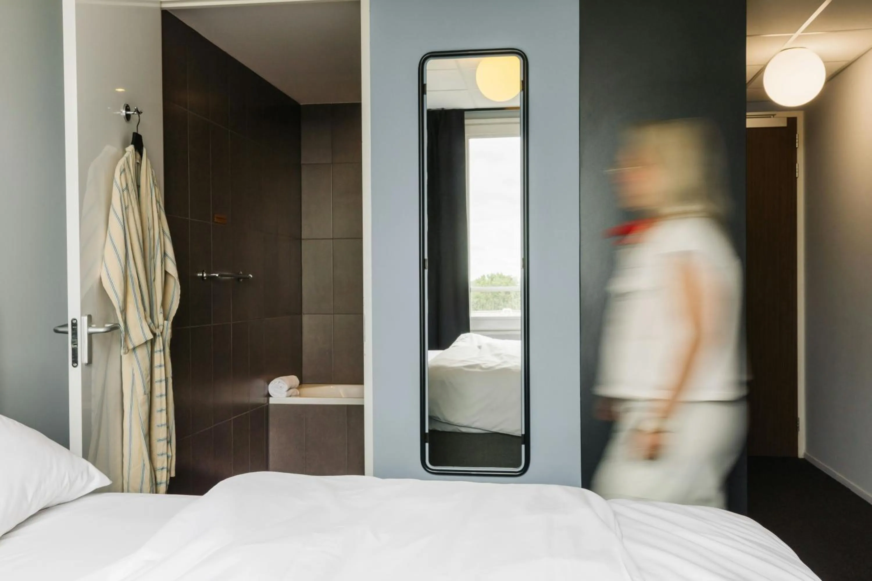 Photo of the whole room, Bed in The Social Hub Rotterdam