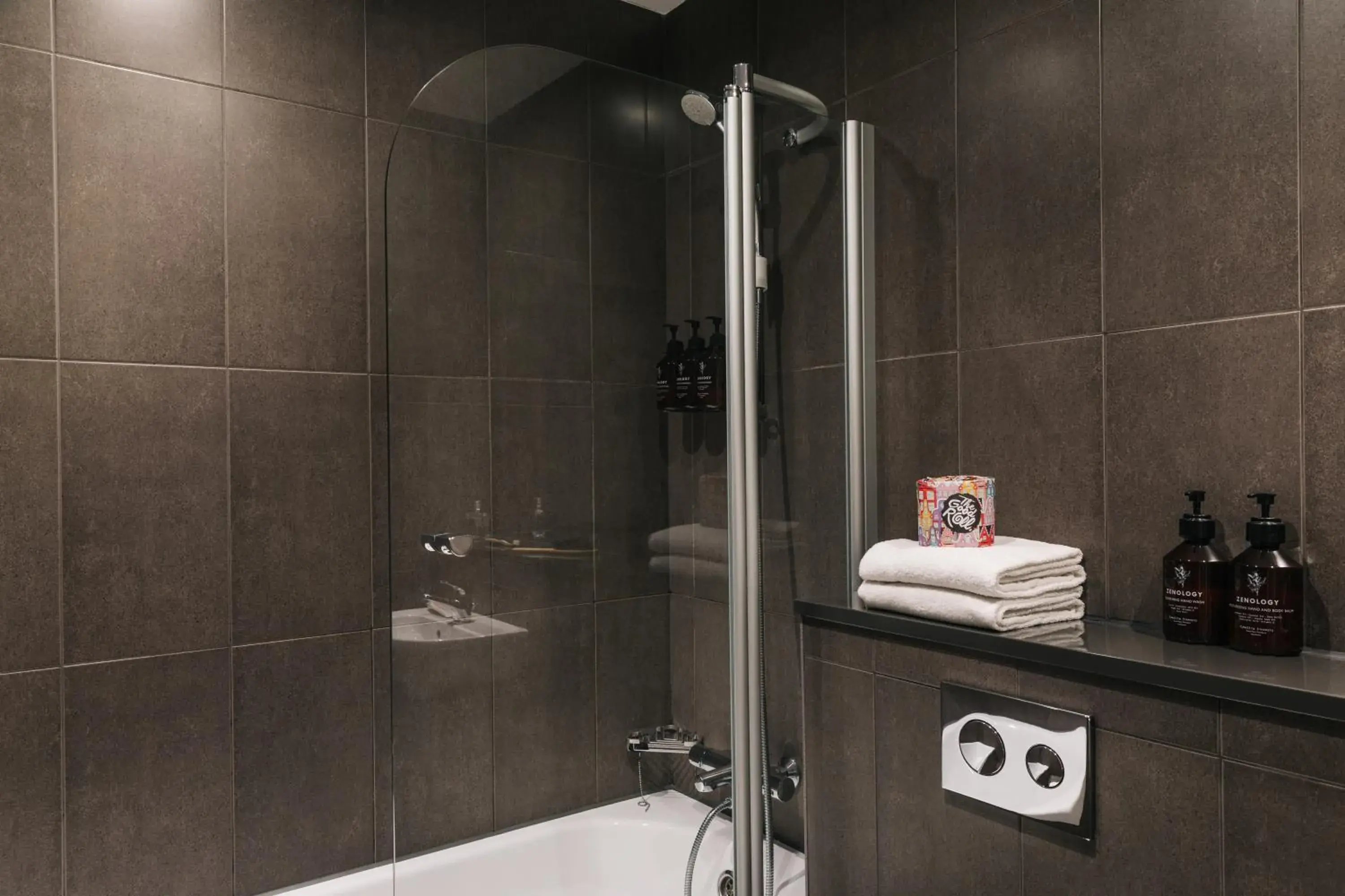 Bathroom in The Social Hub Rotterdam Bathroom in The Social Hub Rotterdam