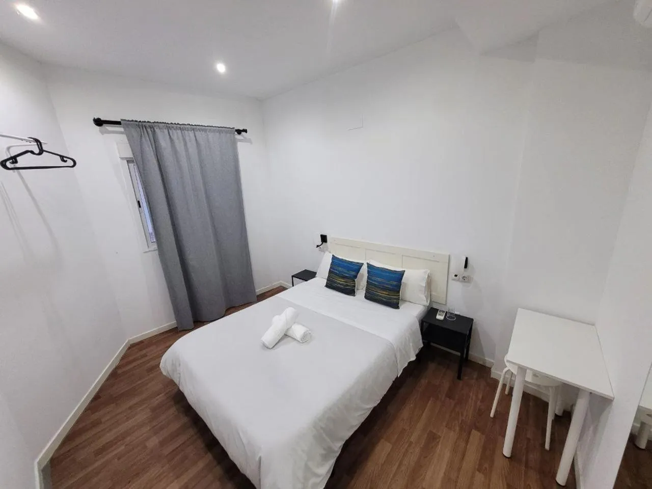 Bed in AYZ Frailes - Auto check-in property