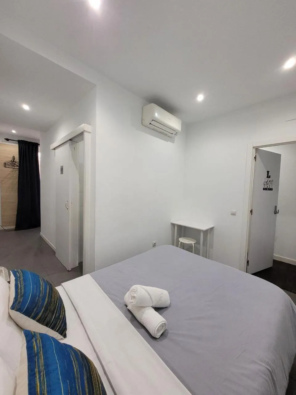 Bed in AYZ Frailes - Auto check-in property