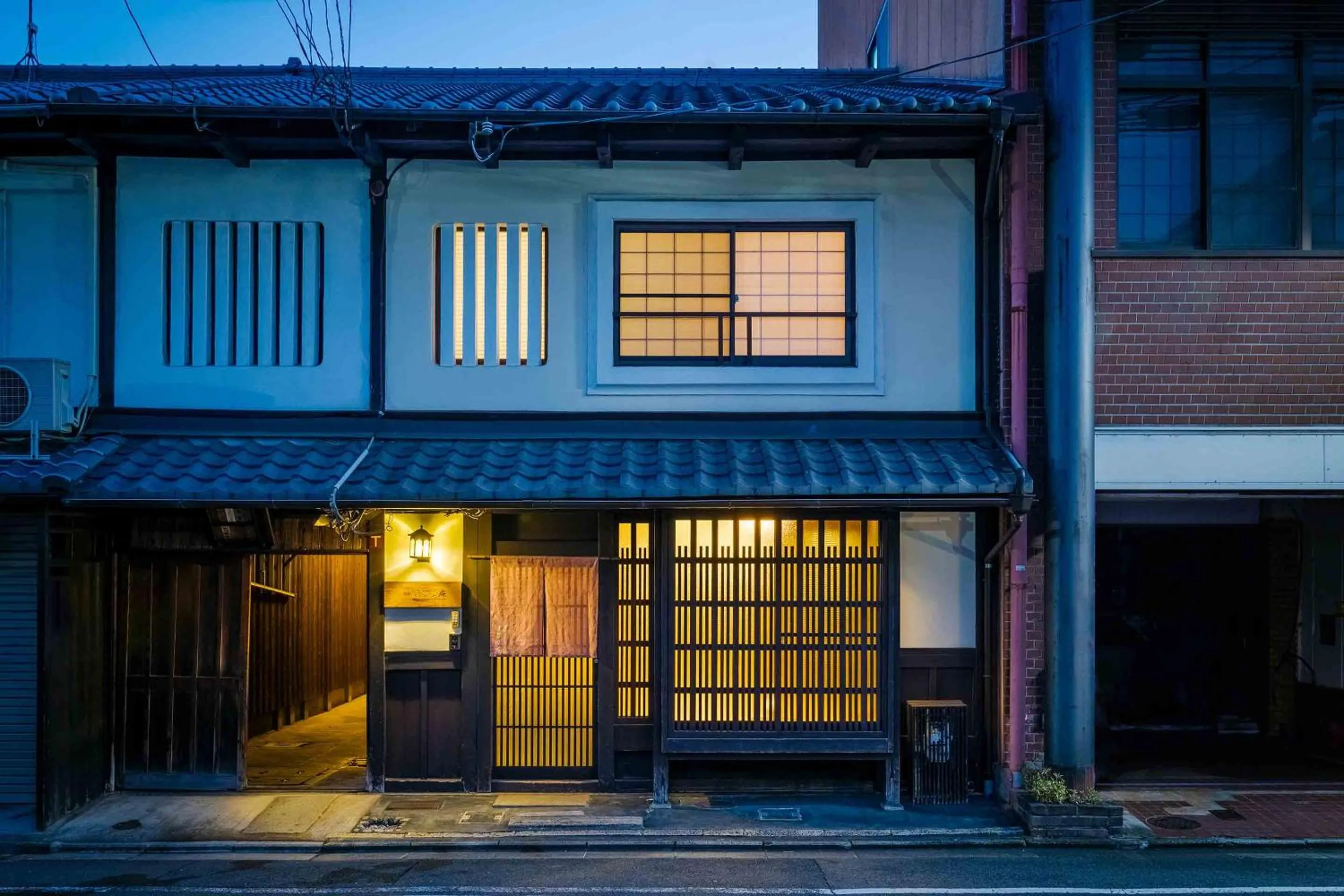 Property building in Hatoba an Machiya House