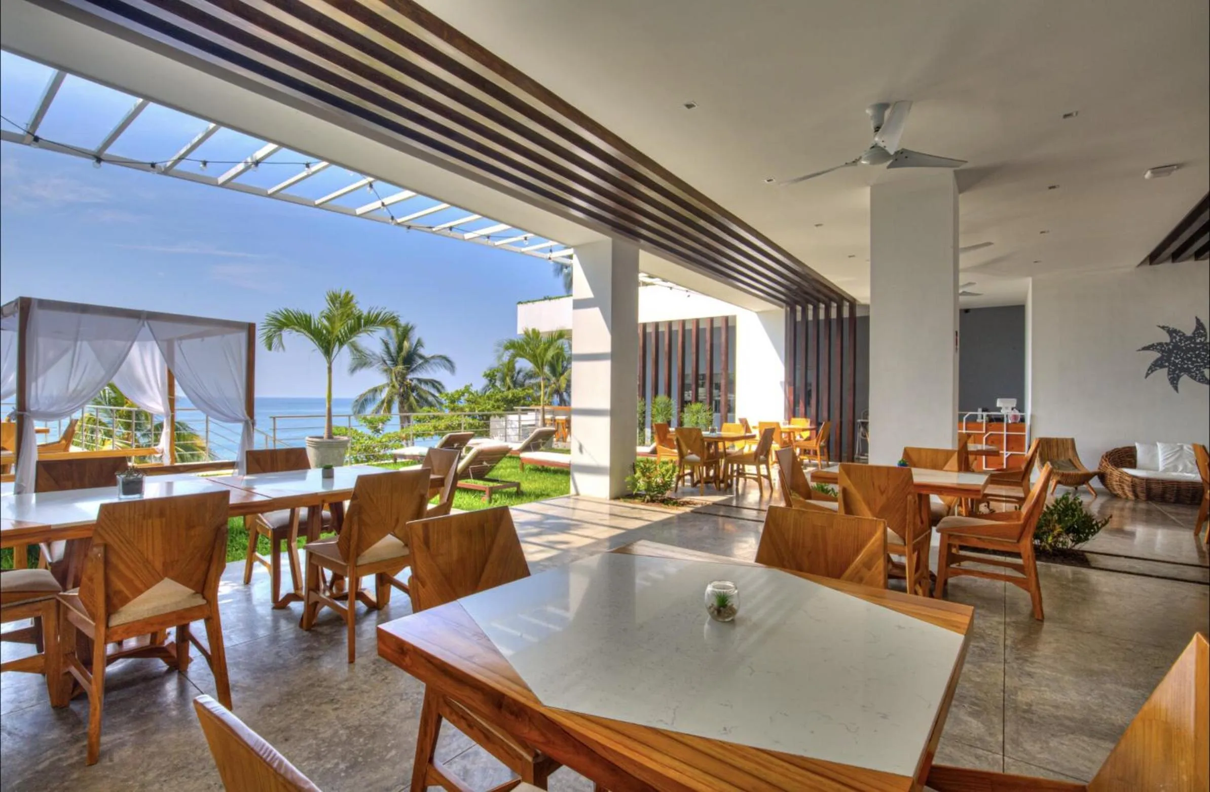 Restaurant/places to eat in Garten Hotel