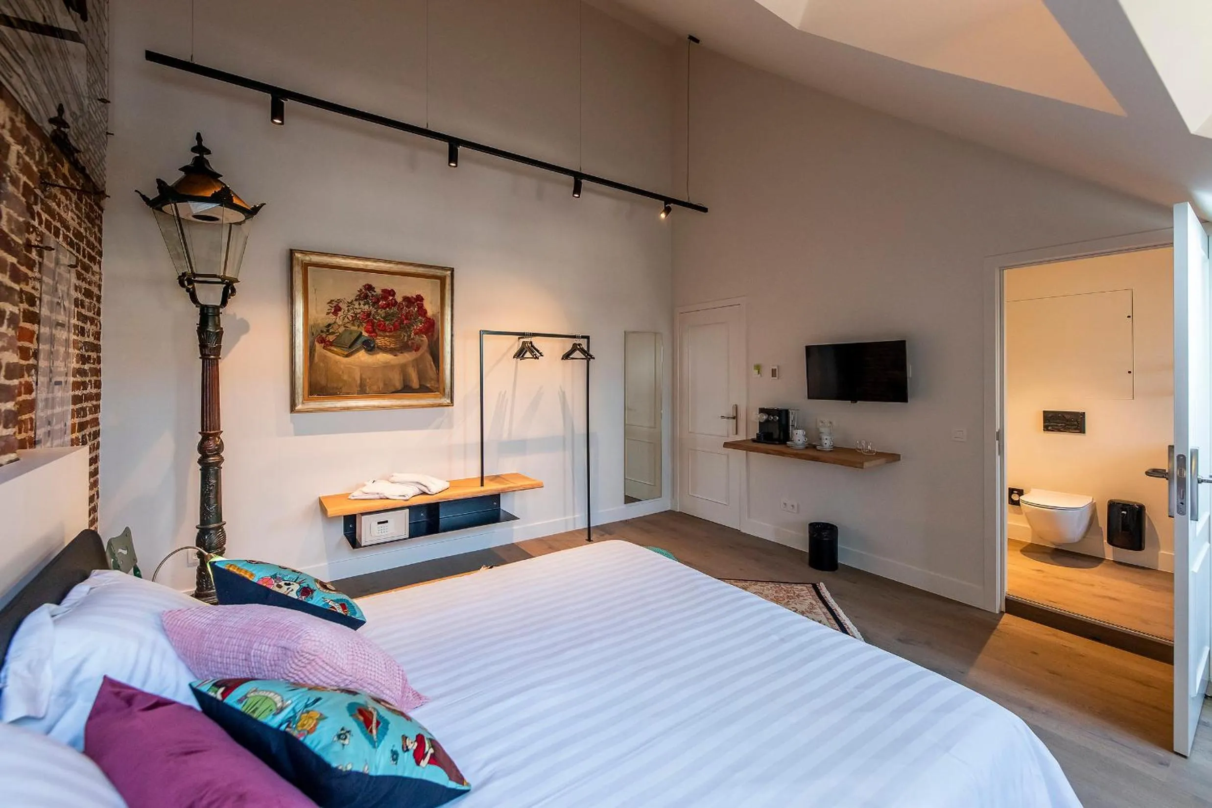 Photo of the whole room, Bed in BareFoodGIULIA - Inspiration Hotel