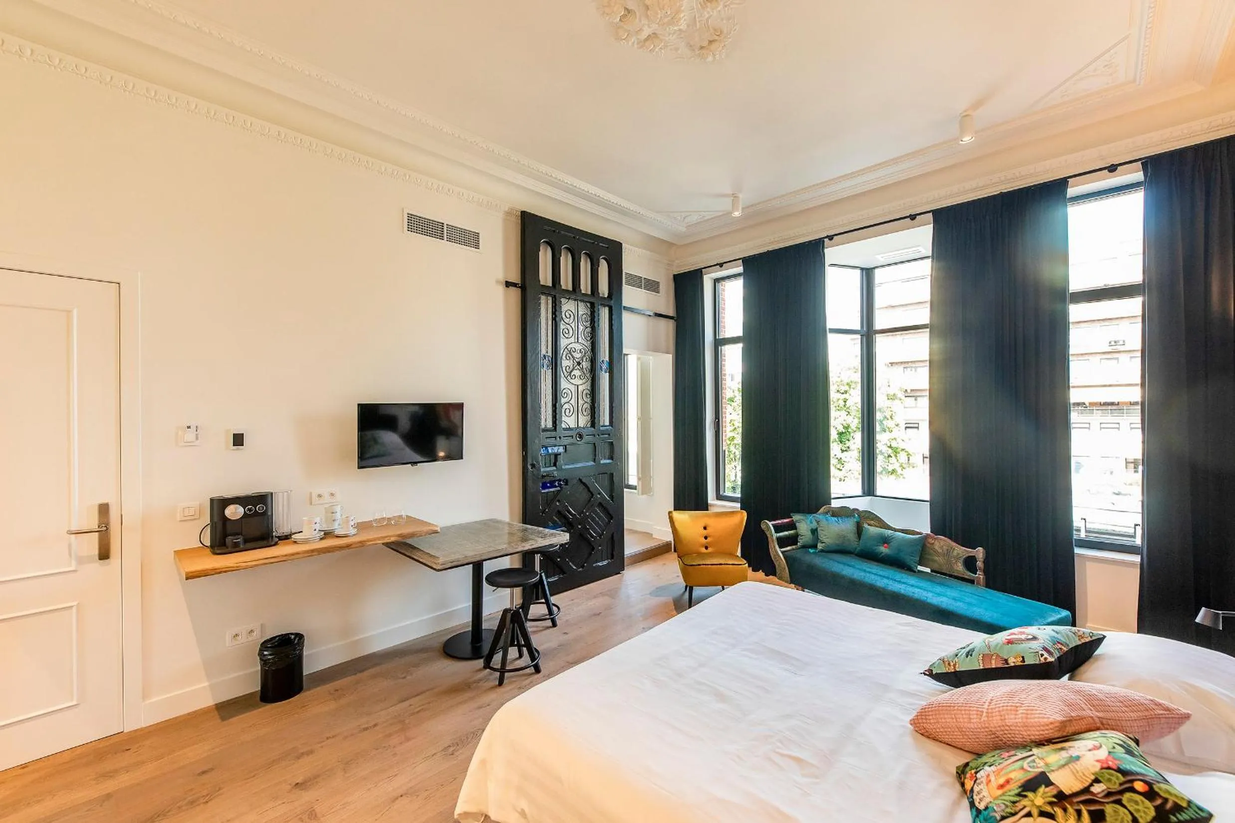 TV and multimedia, Bed in BareFoodGIULIA - Inspiration Hotel