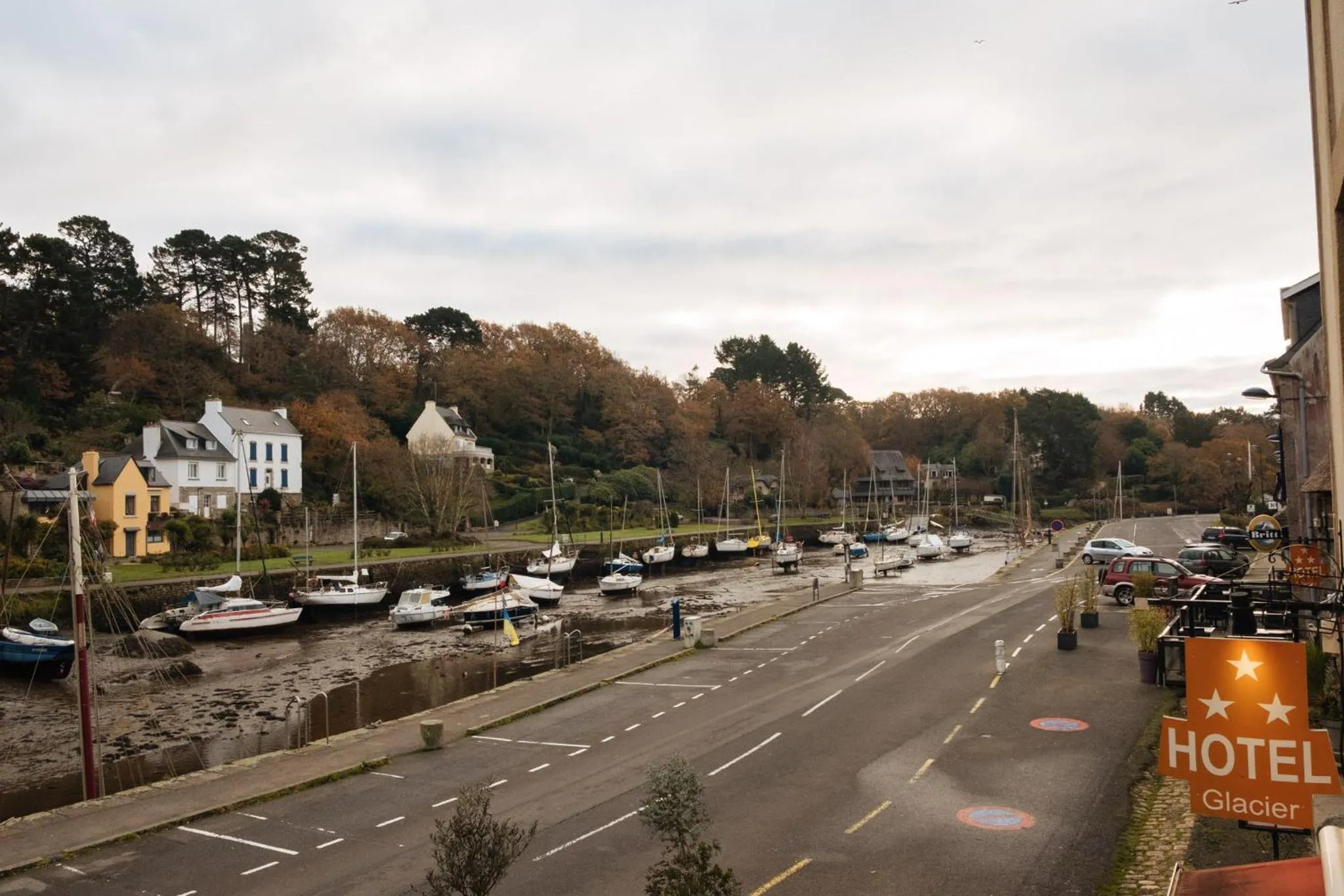 Street view in CITOTEL La Chaumière Roz-Aven