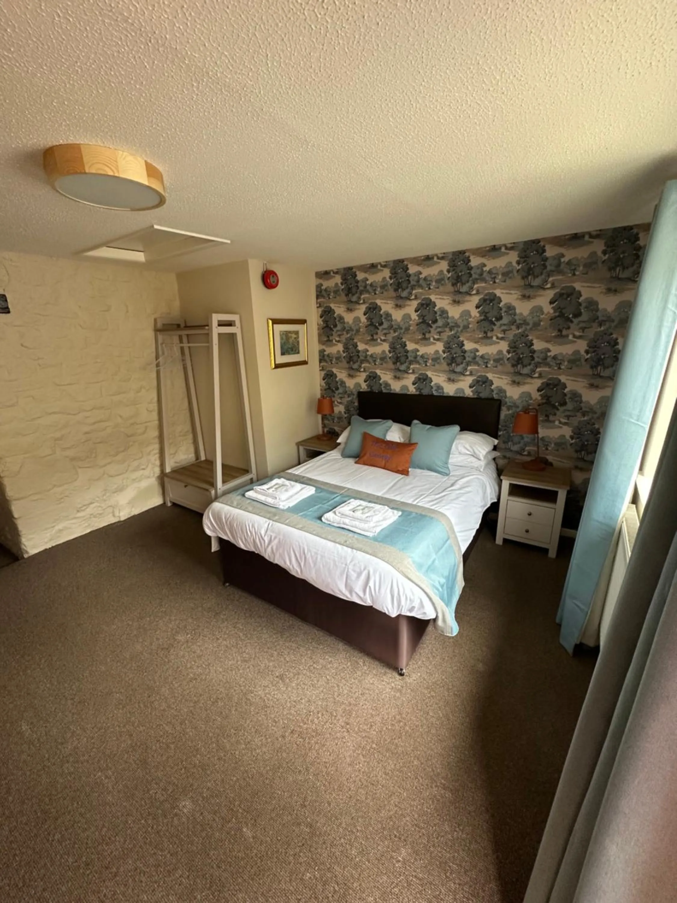 Bed in Old George Hotel