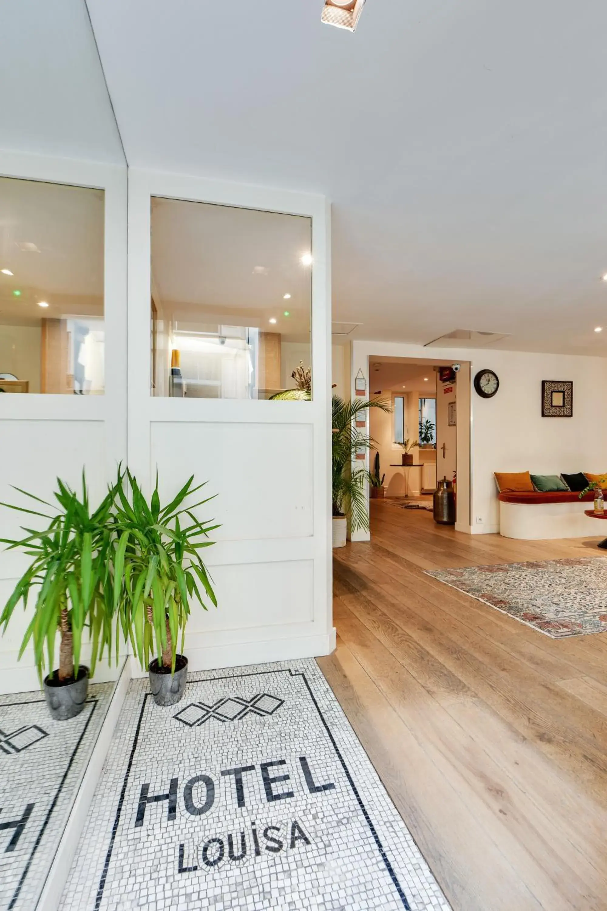 Facade/entrance, Bed in Louisa Hotel Paris Facade/entrance, Bed in Louisa Hotel Paris