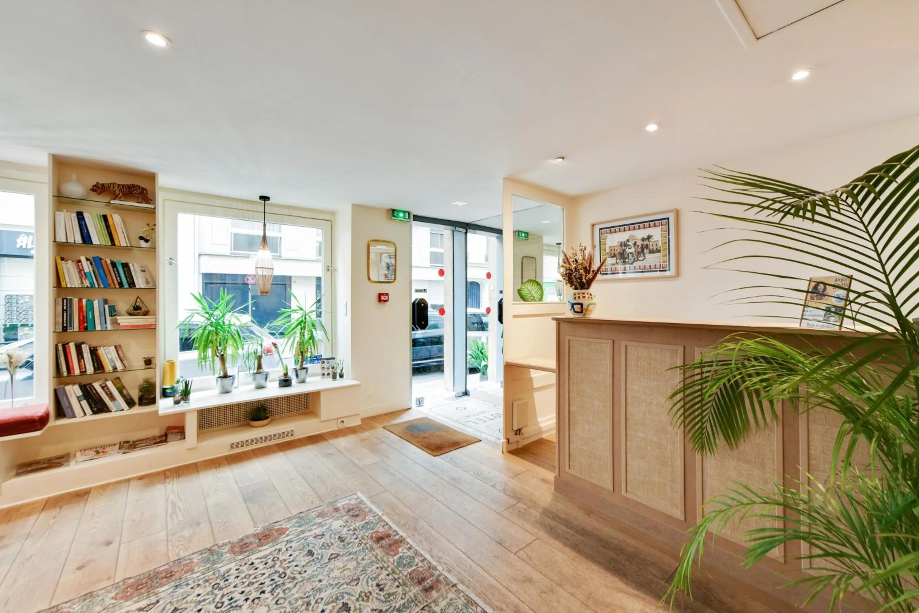 Facade/entrance in Louisa Hotel Paris