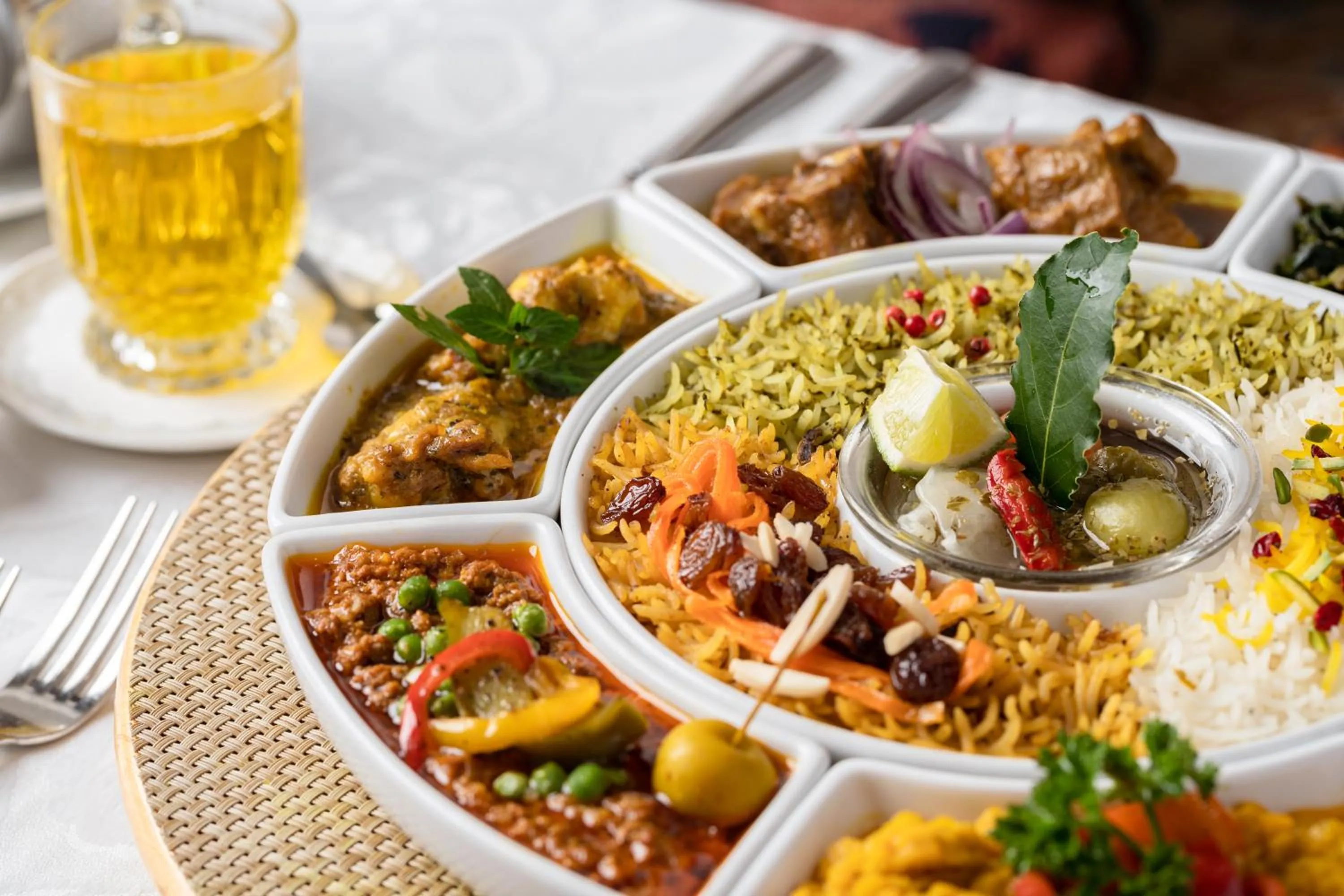 Restaurant/places to eat in Hotel Restaurant Kutchi