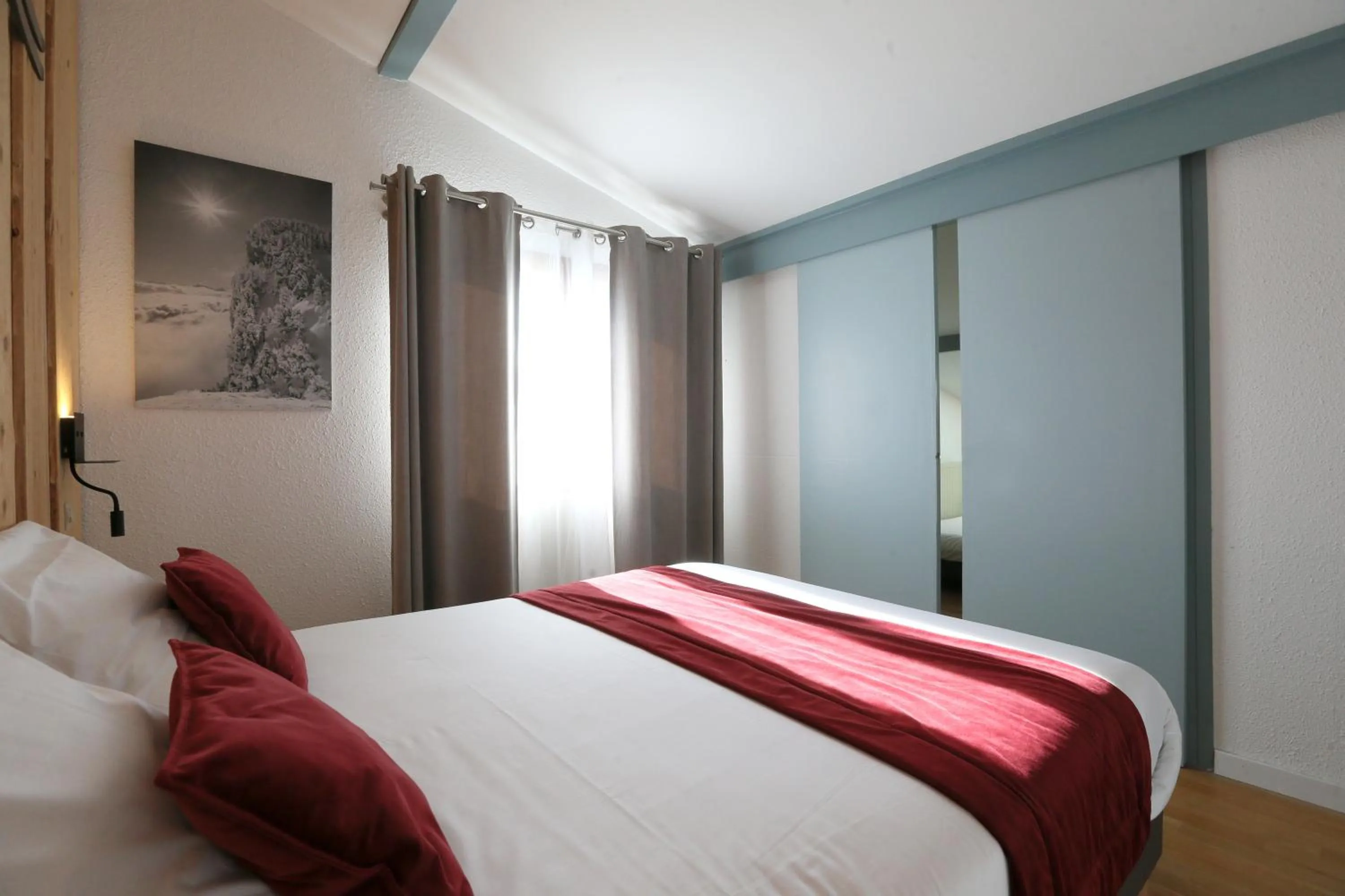 Bedroom, Bed in Hôtel Restaurant La Buffe