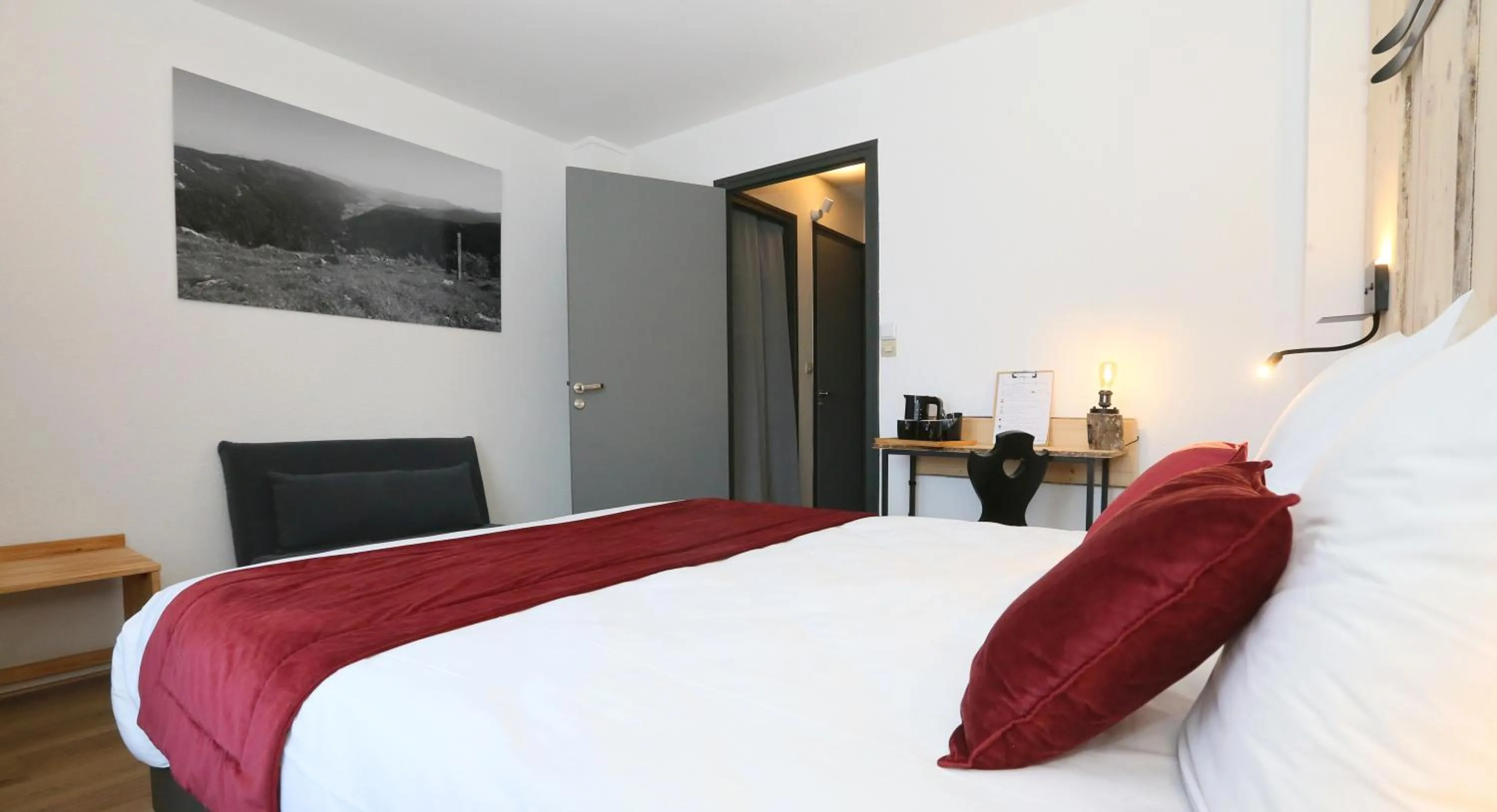 Bed in Hôtel Restaurant La Buffe