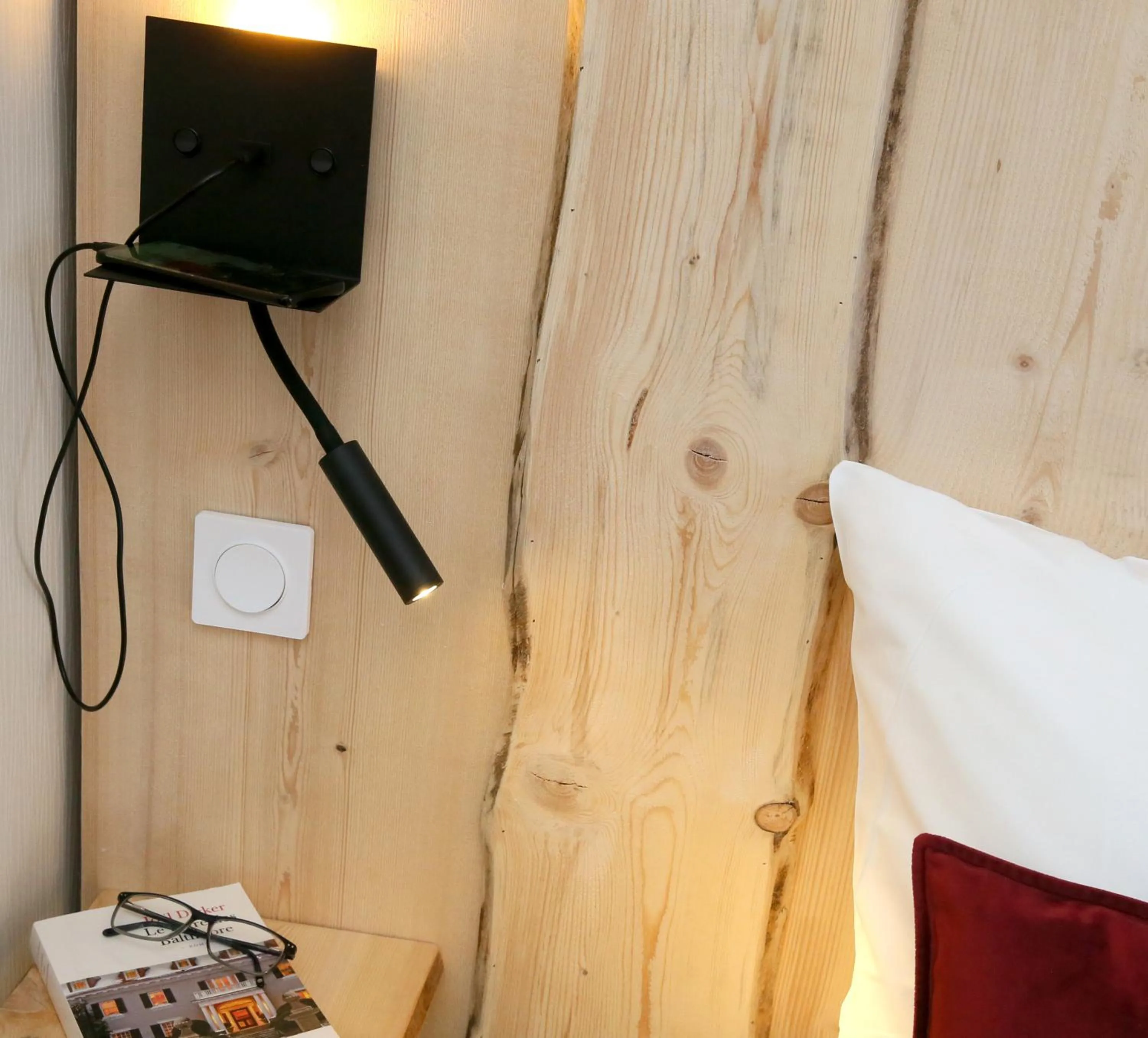 TV and multimedia, Bed in Hôtel Restaurant La Buffe