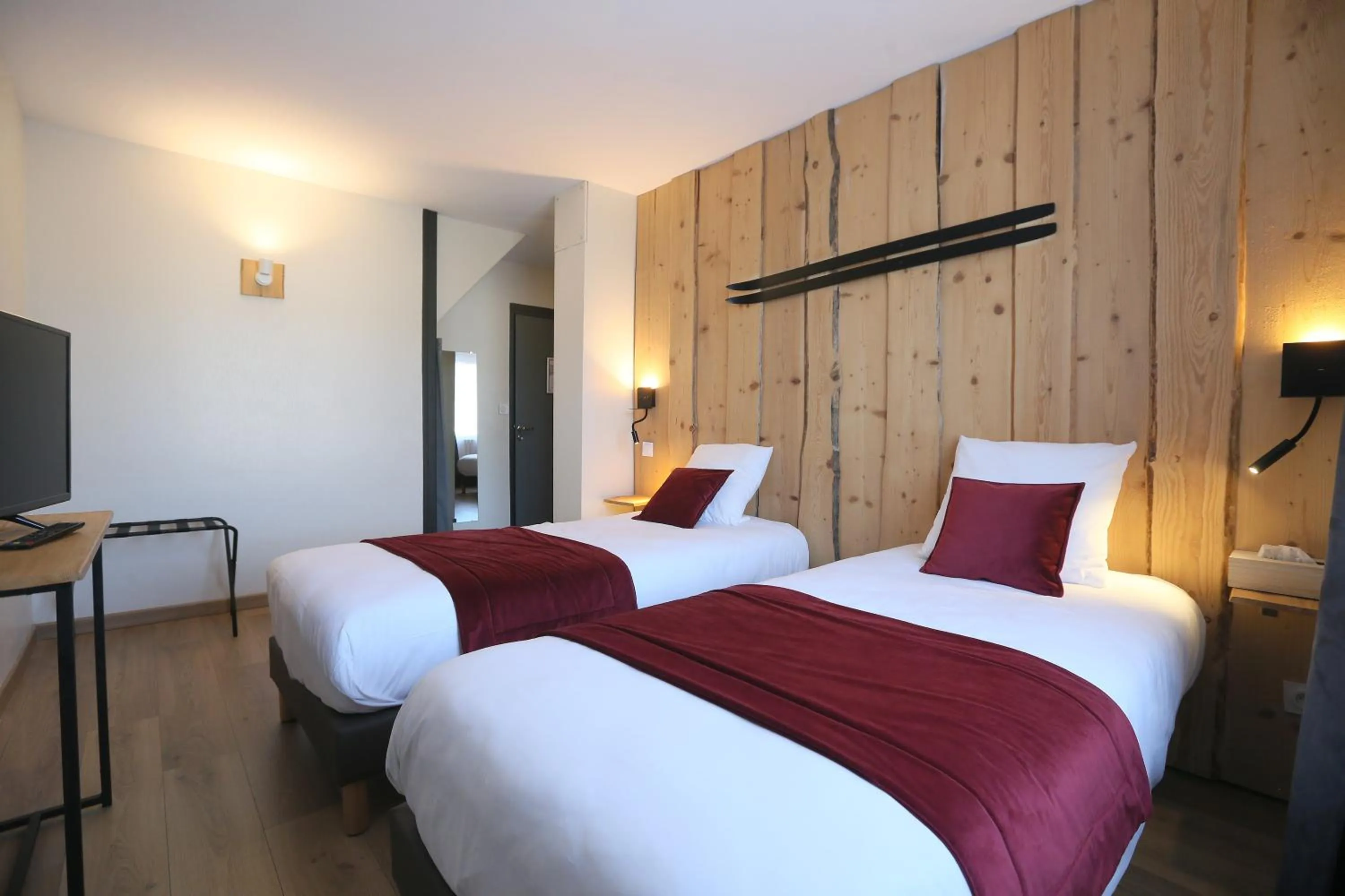 Bedroom, Bed in Hôtel Restaurant La Buffe