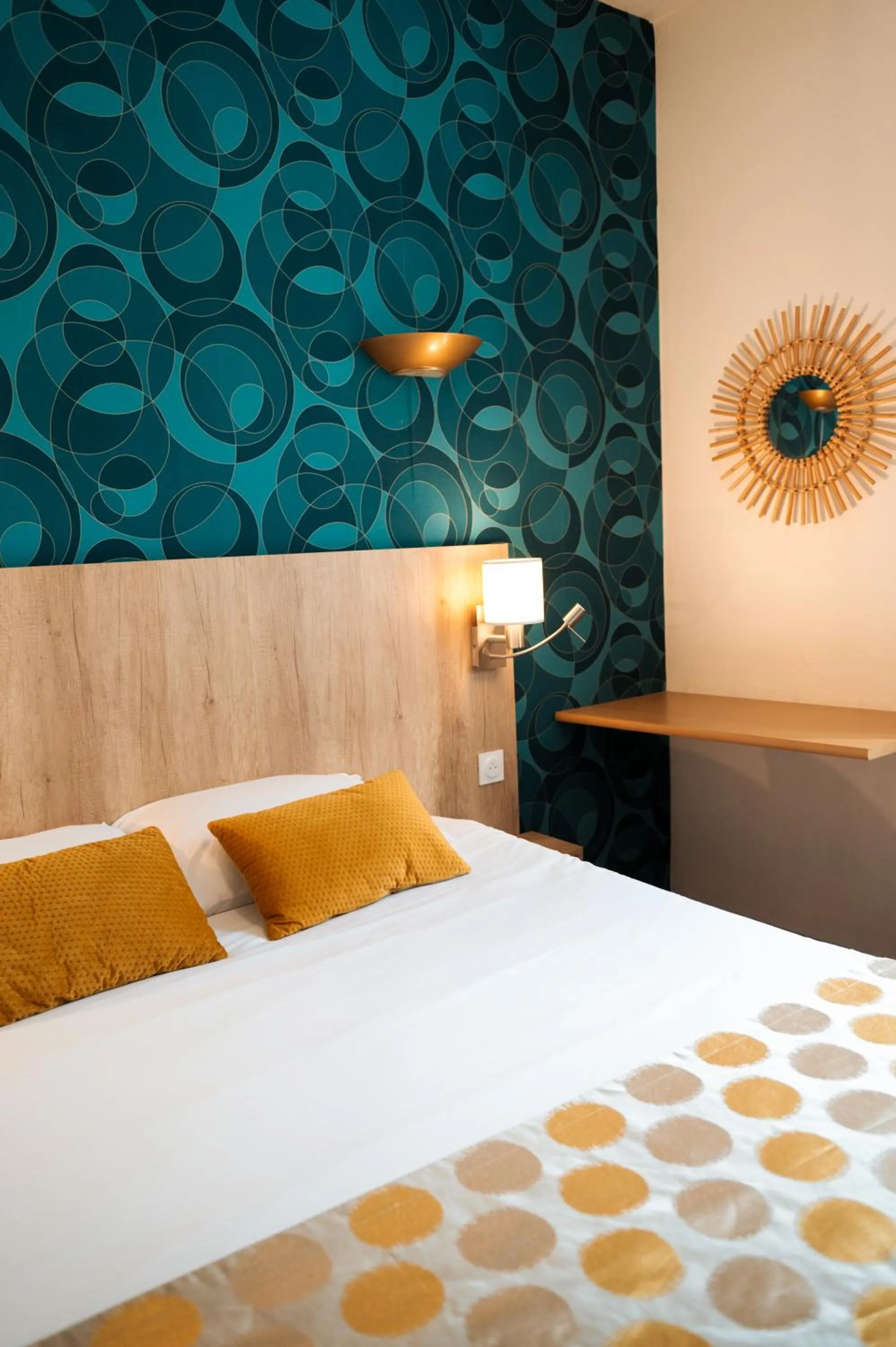 Photo of the whole room, Bed in Hôtel Bellevue