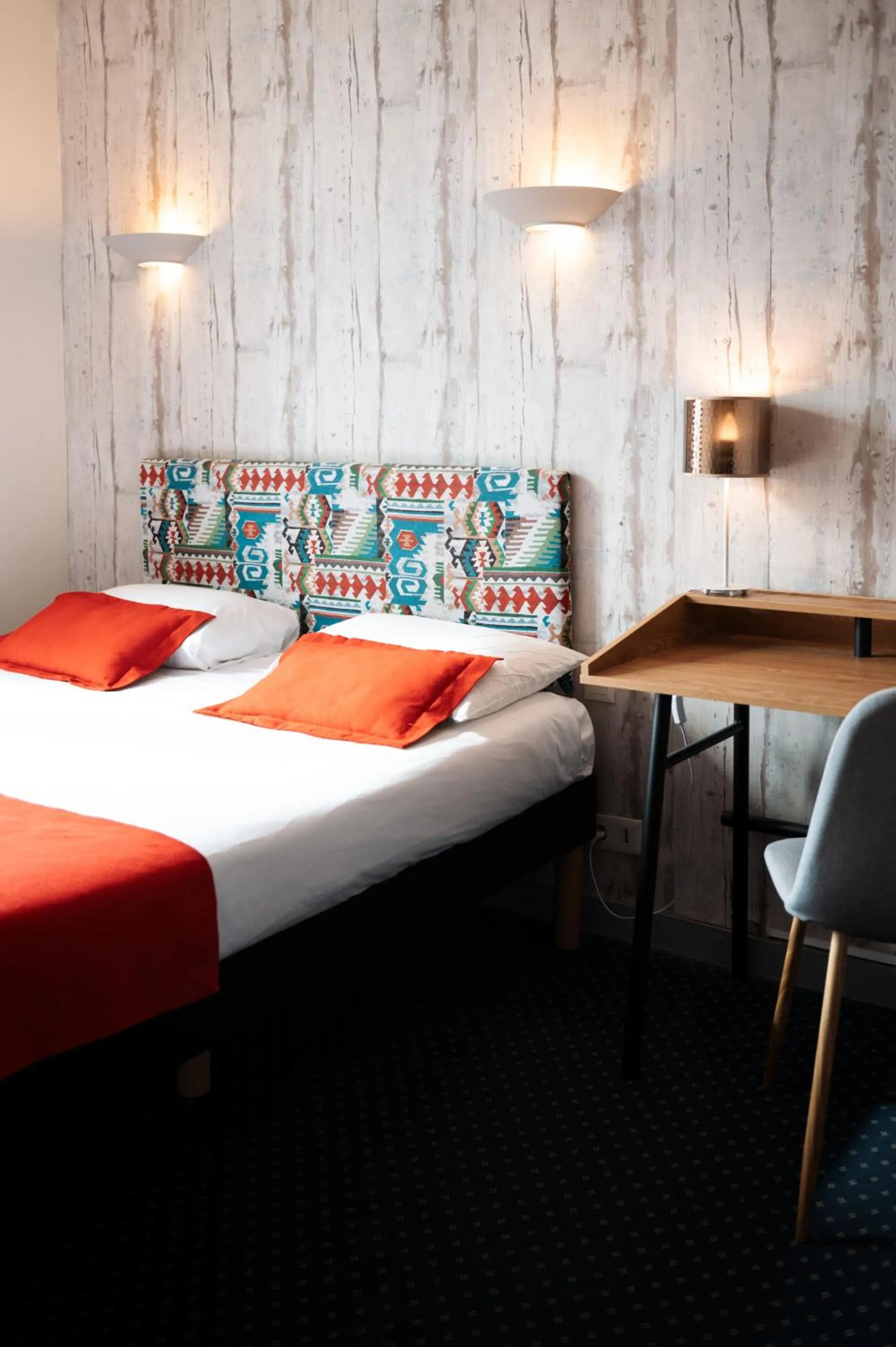 Photo of the whole room, Bed in Hôtel Bellevue