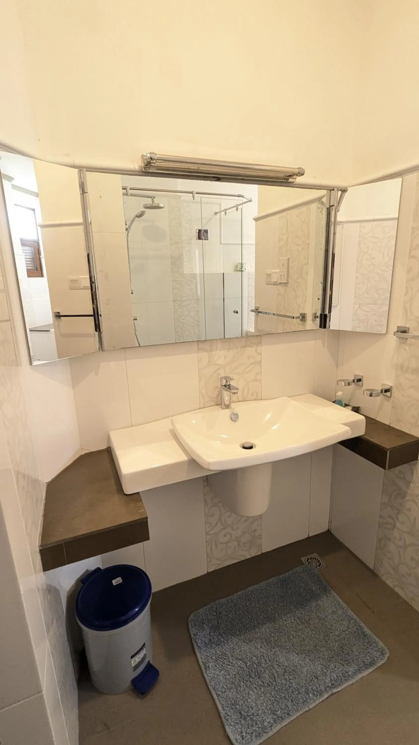 Bathroom in Suriya Arana