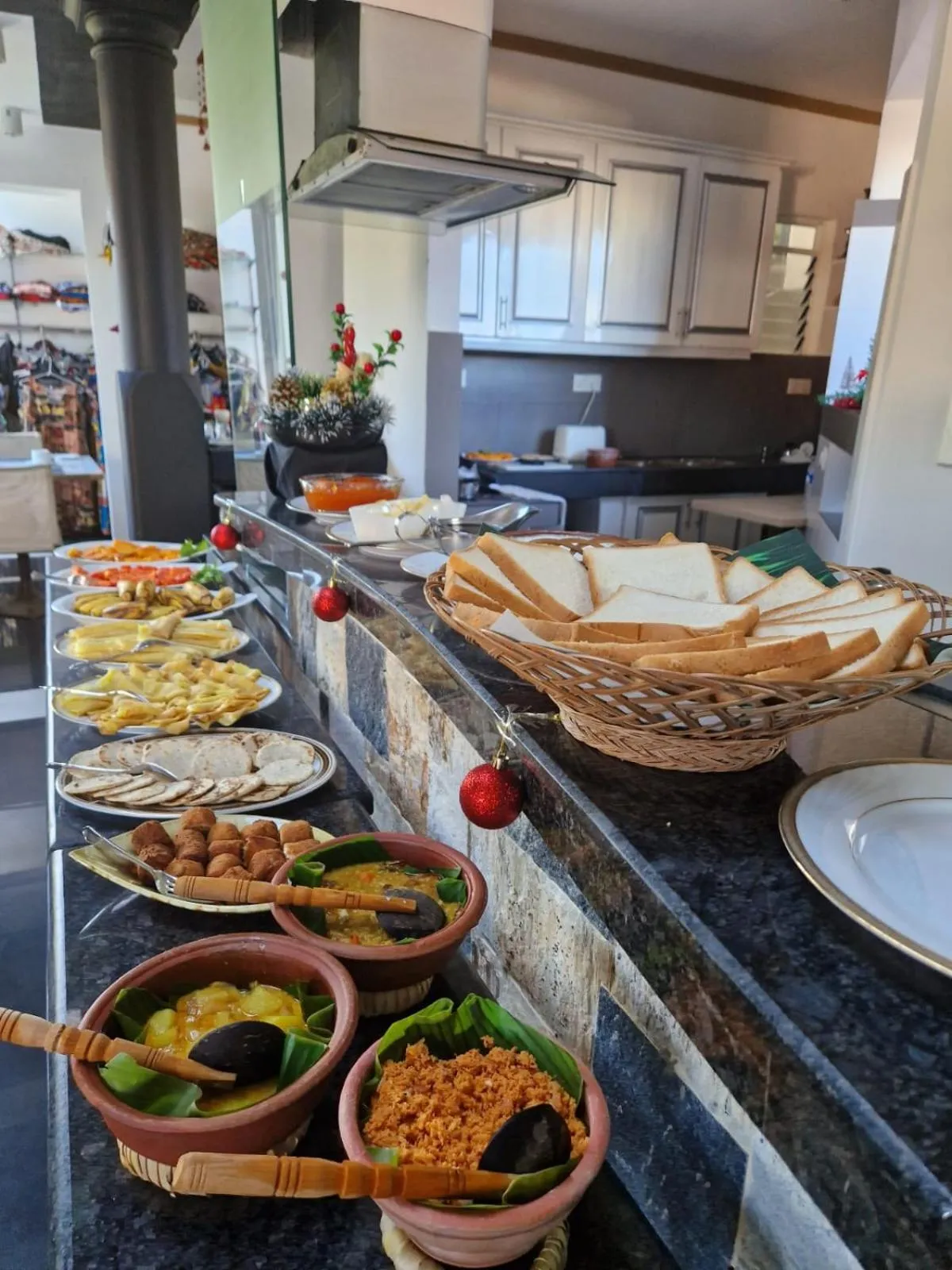 Restaurant/places to eat in Suriya Arana