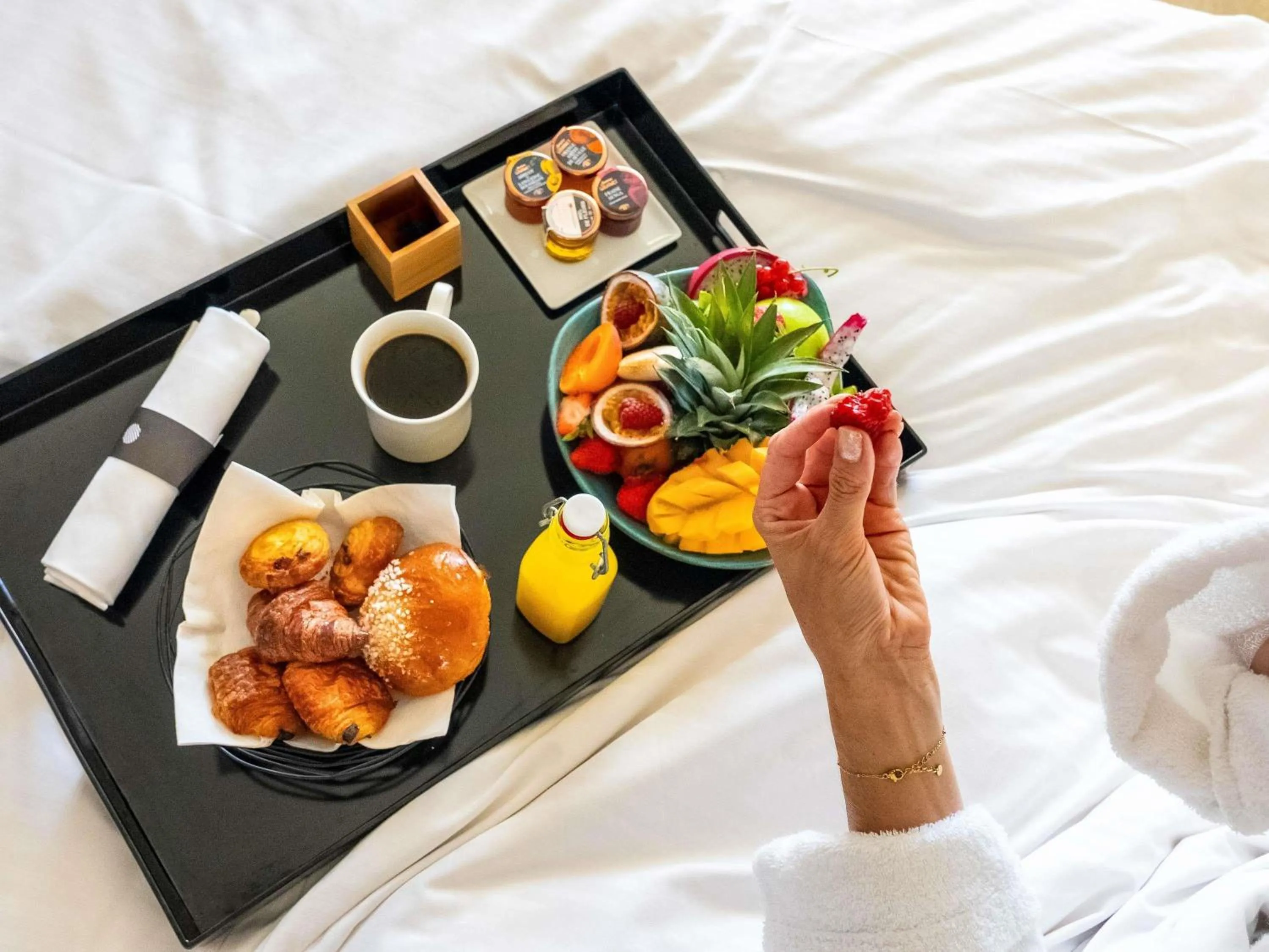 Bedroom in Pullman Cannes Mandelieu