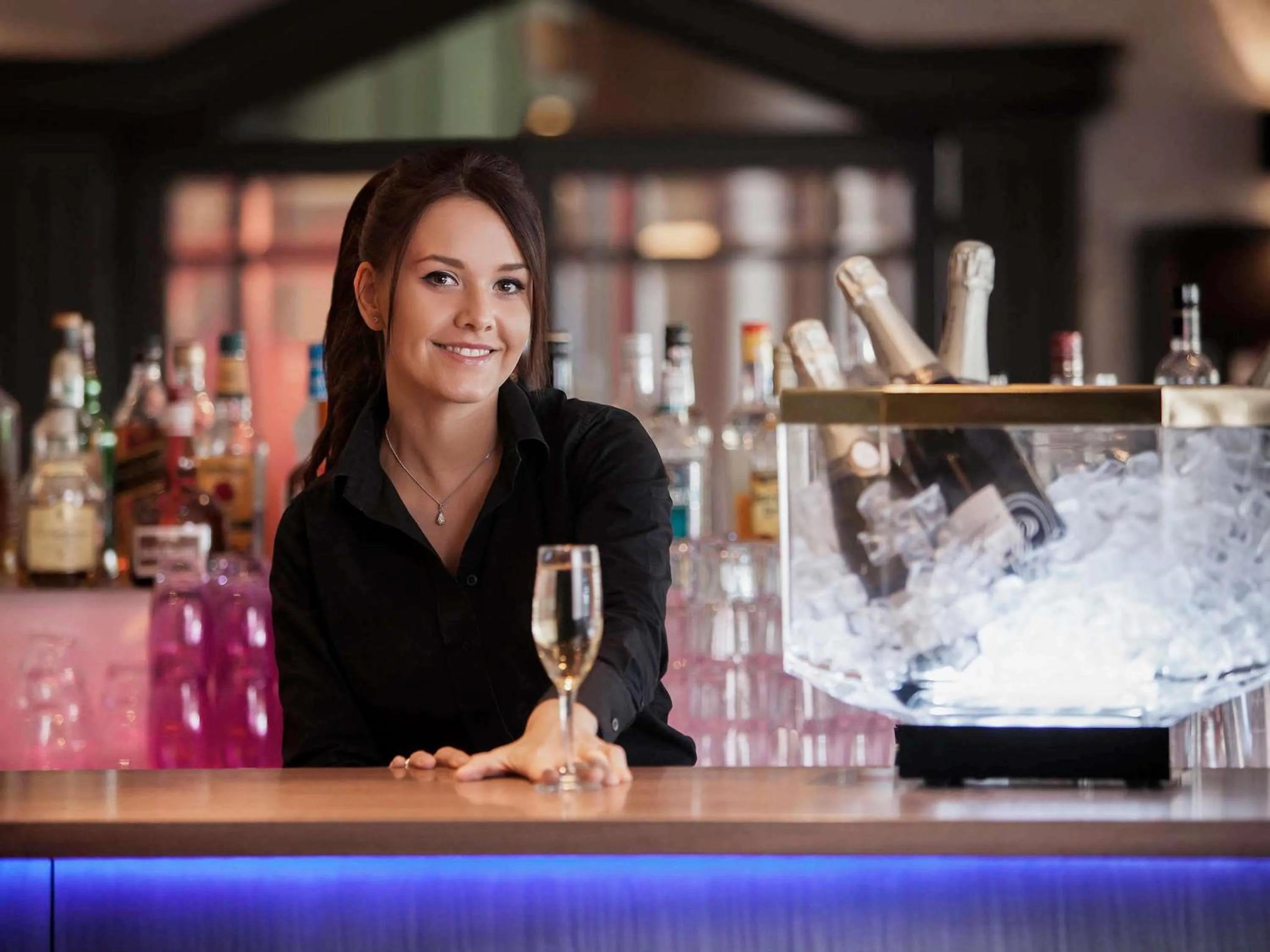 Lounge or bar in Pullman Cannes Mandelieu