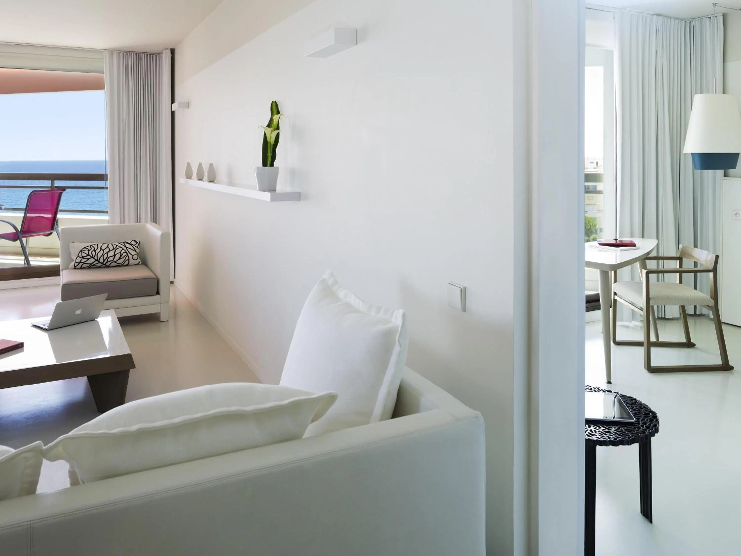 Bedroom, Bed in Pullman Cannes Mandelieu