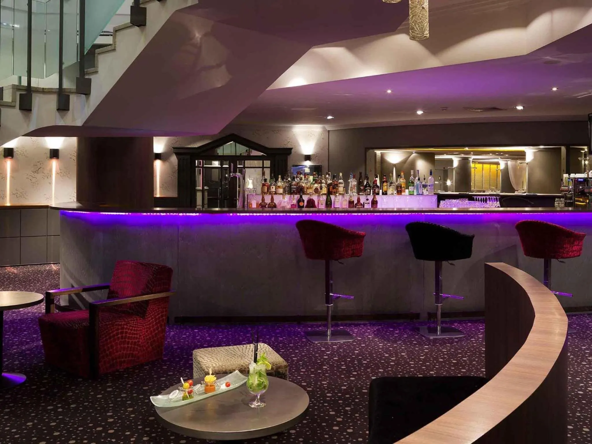 Lounge or bar in Pullman Cannes Mandelieu