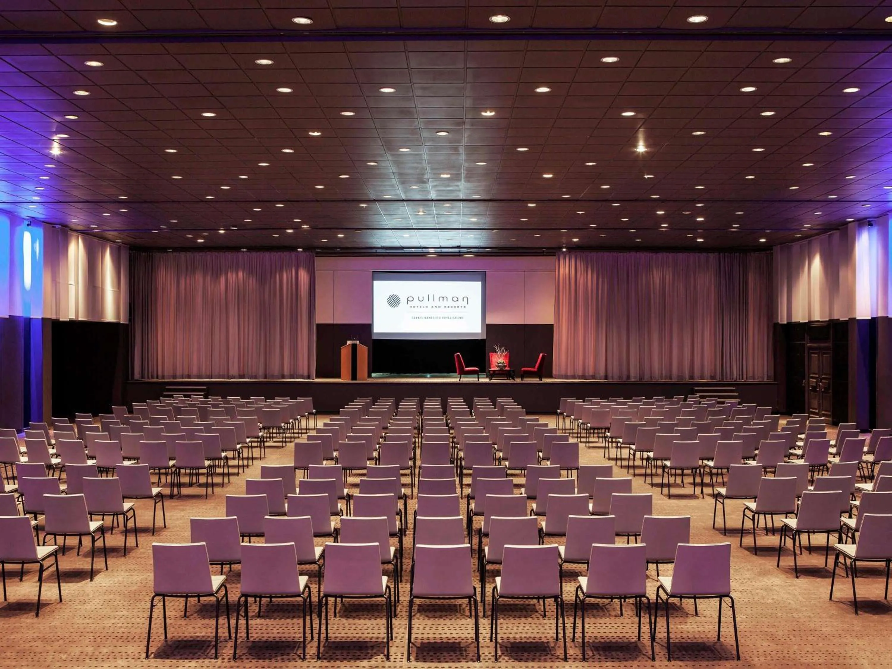 Meeting/conference room in Pullman Cannes Mandelieu