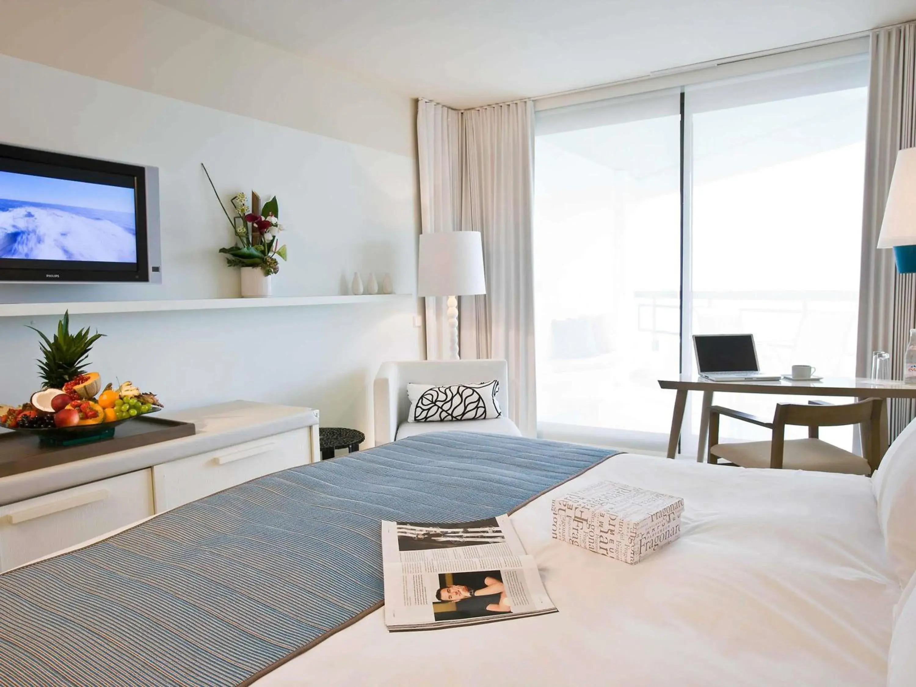 Bedroom, Bed in Pullman Cannes Mandelieu Bedroom, Bed in Pullman Cannes Mandelieu