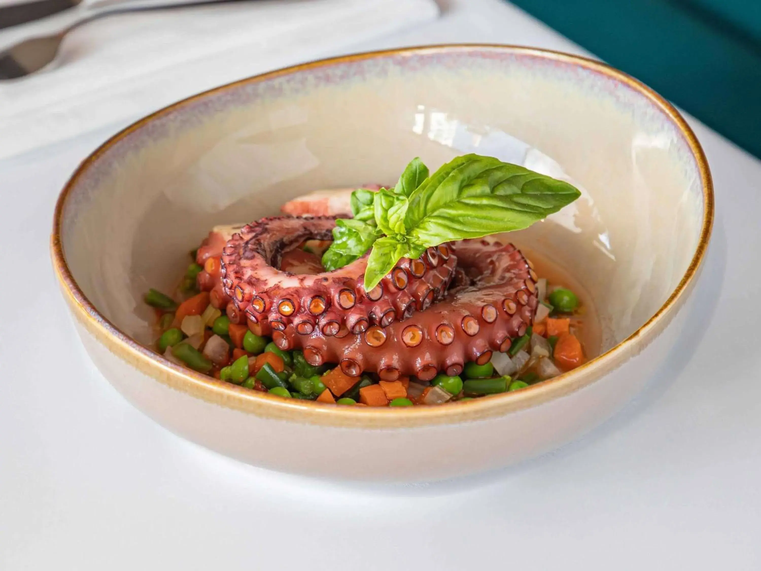 Restaurant/places to eat in Pullman Cannes Mandelieu Restaurant/places to eat in Pullman Cannes Mandelieu