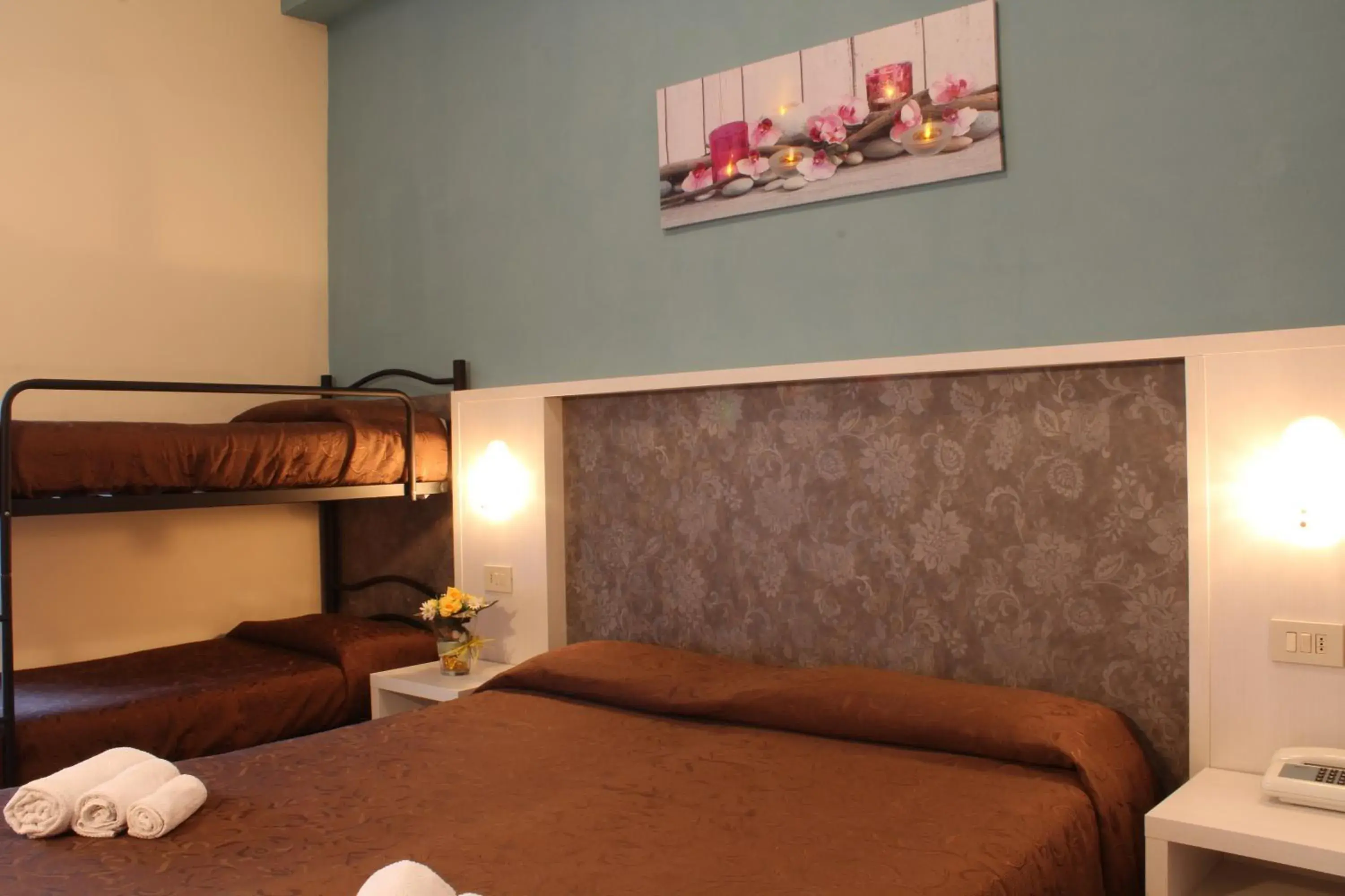 Quadruple Room in Hotel Senyor Quadruple Room in Hotel Senyor