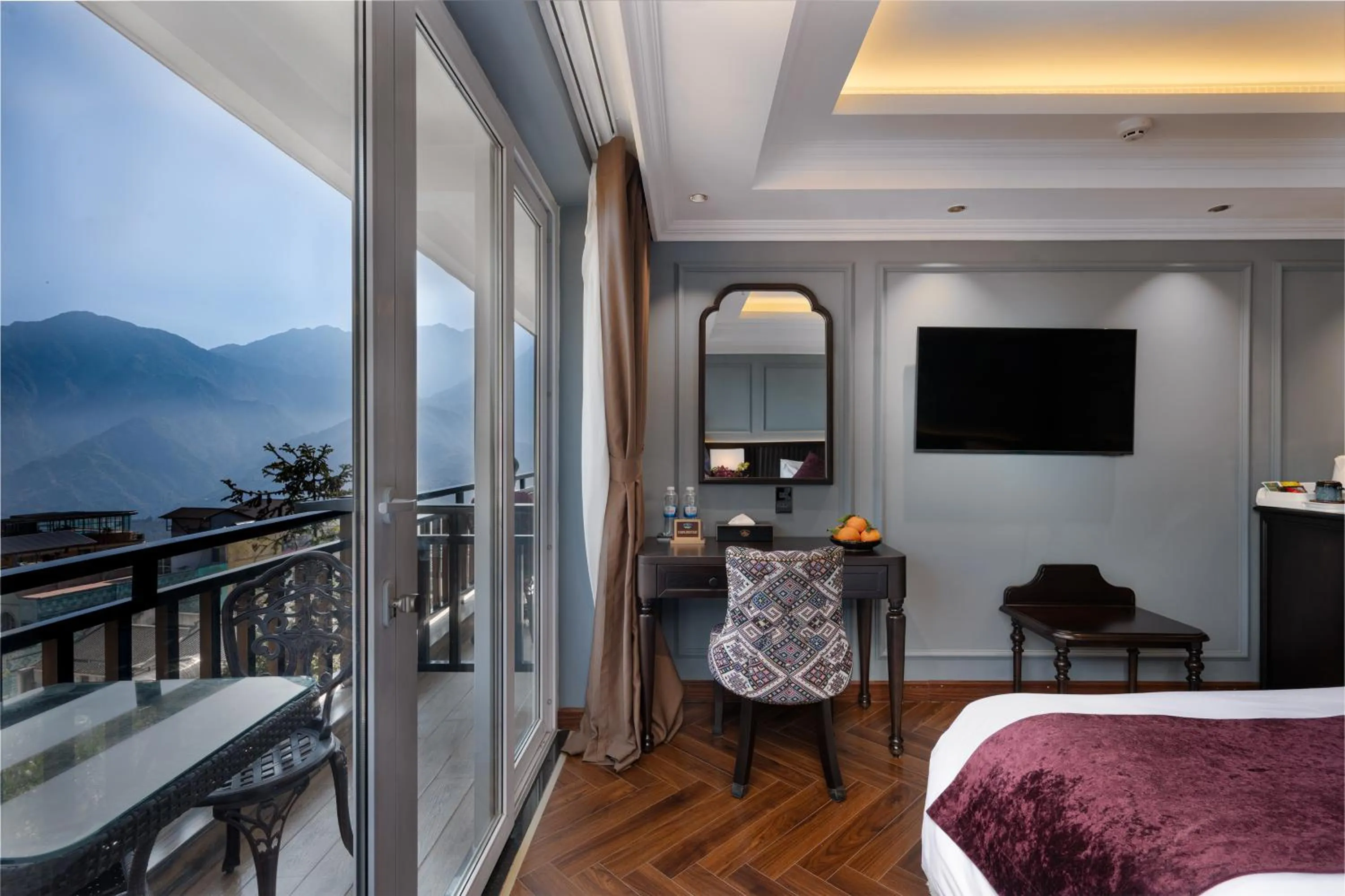 Balcony/Terrace, Bed in Sapa Horizon Hotel & Skybar