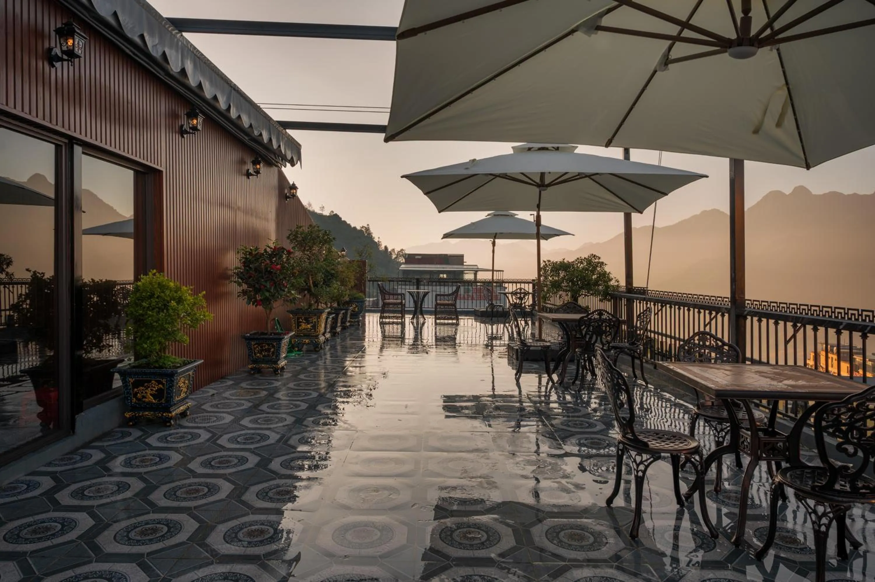 Lounge or bar in Sapa Horizon Hotel