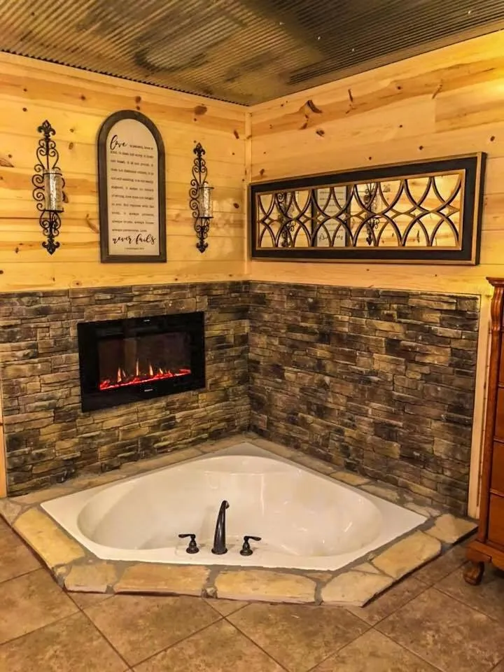 Samantha's Timber Inn